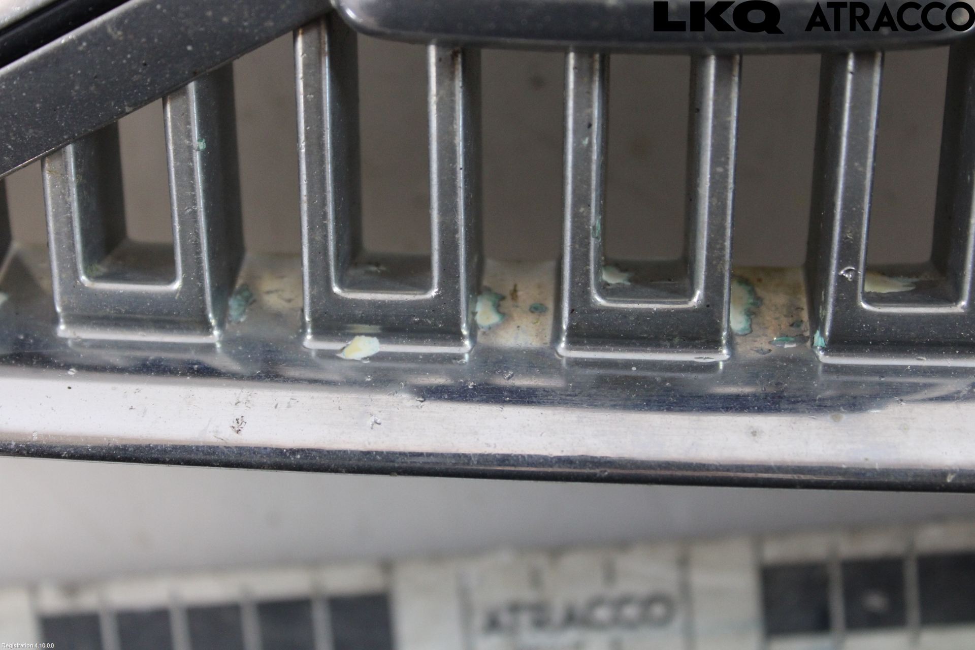 Volvo V70 00-04 Grill Komp