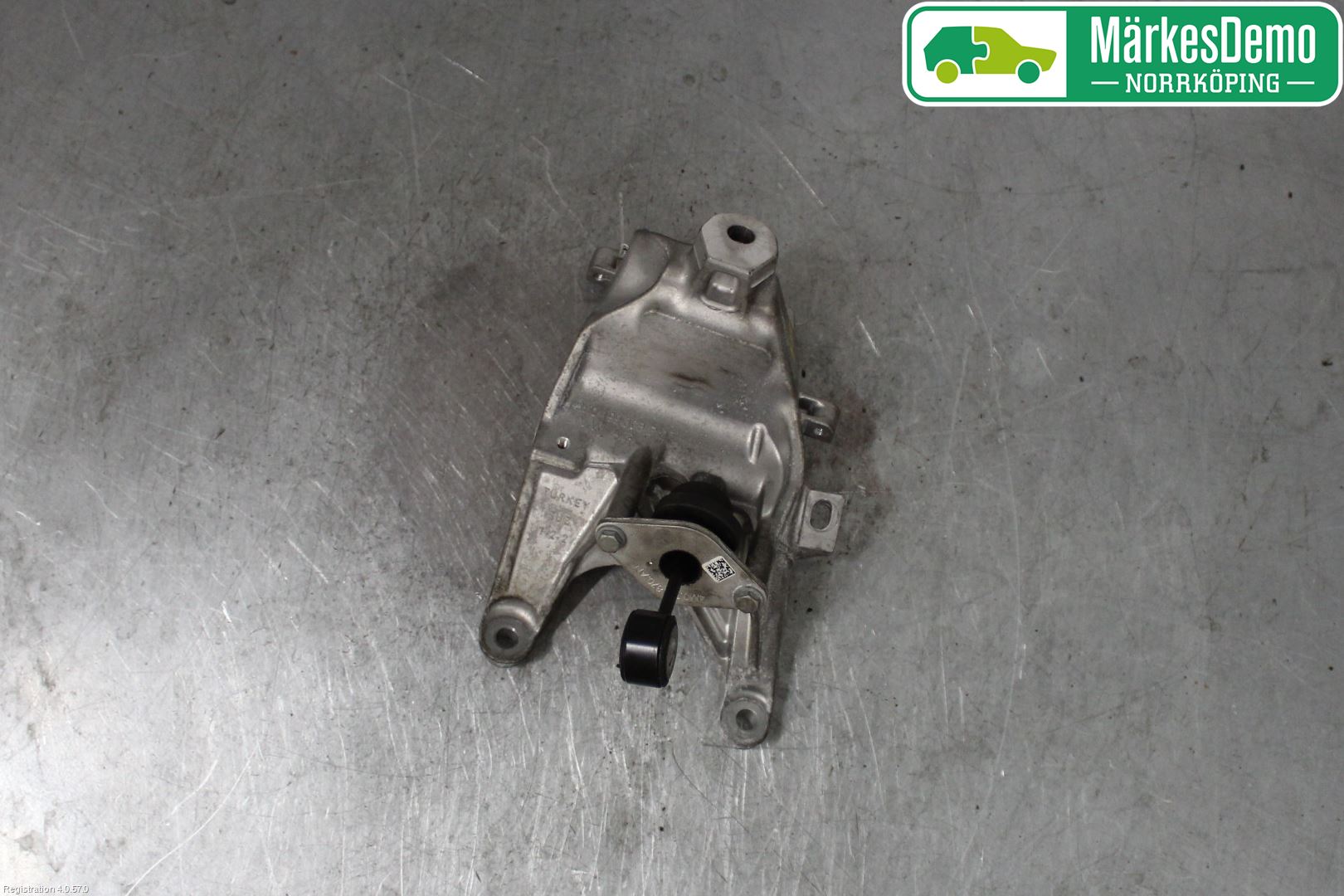 Audi A6 F2/C8 19- Motorfäste