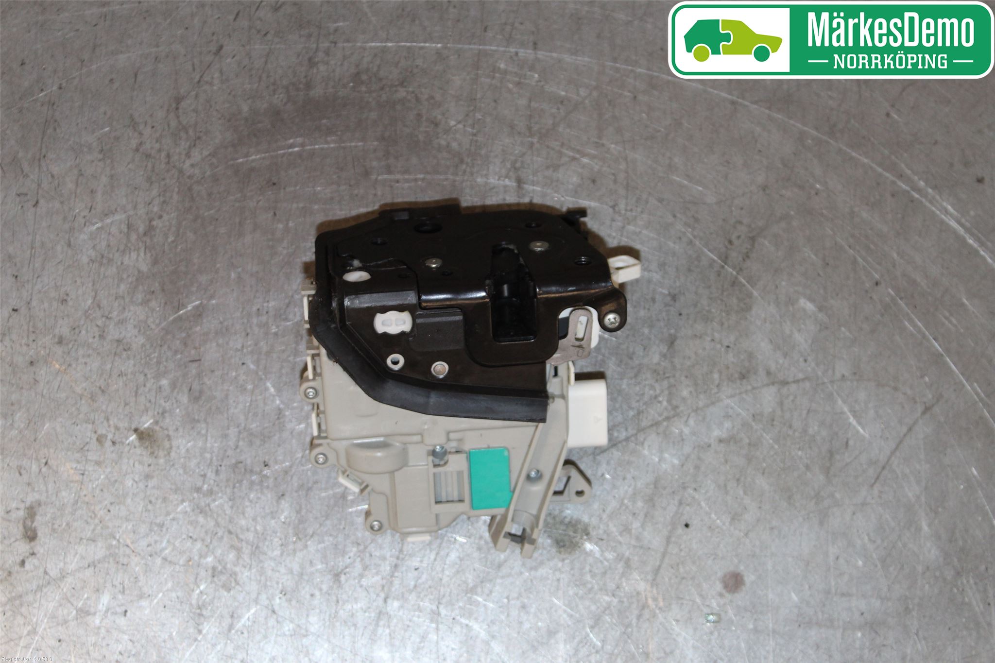 Audi A4 12-15 Låskista-Dörrlås