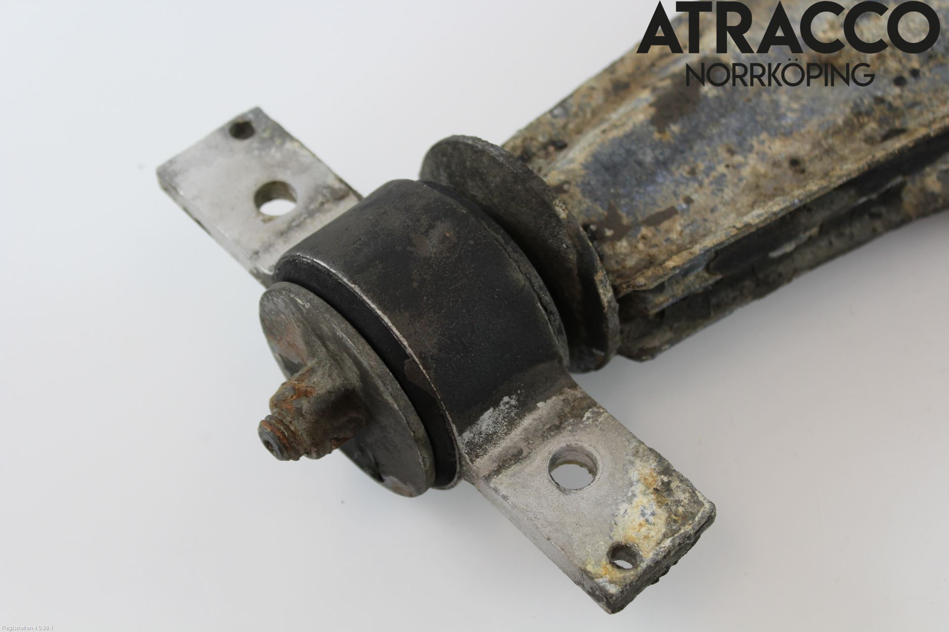 Saab 9000 CS    92-98 Bärarm Fram Undre Hö