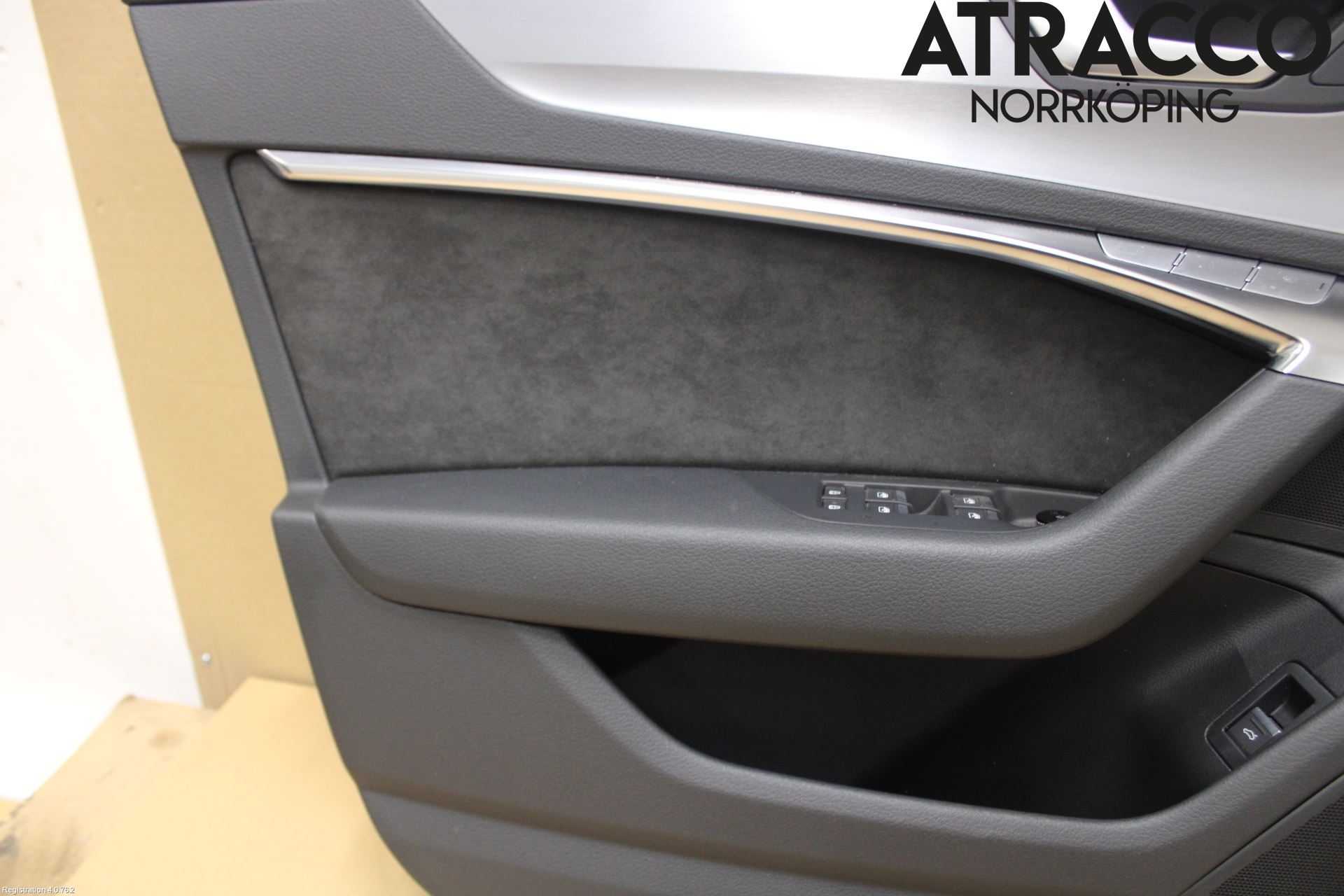 Audi A6 F2/C8 19- Dörrklädsel Vä