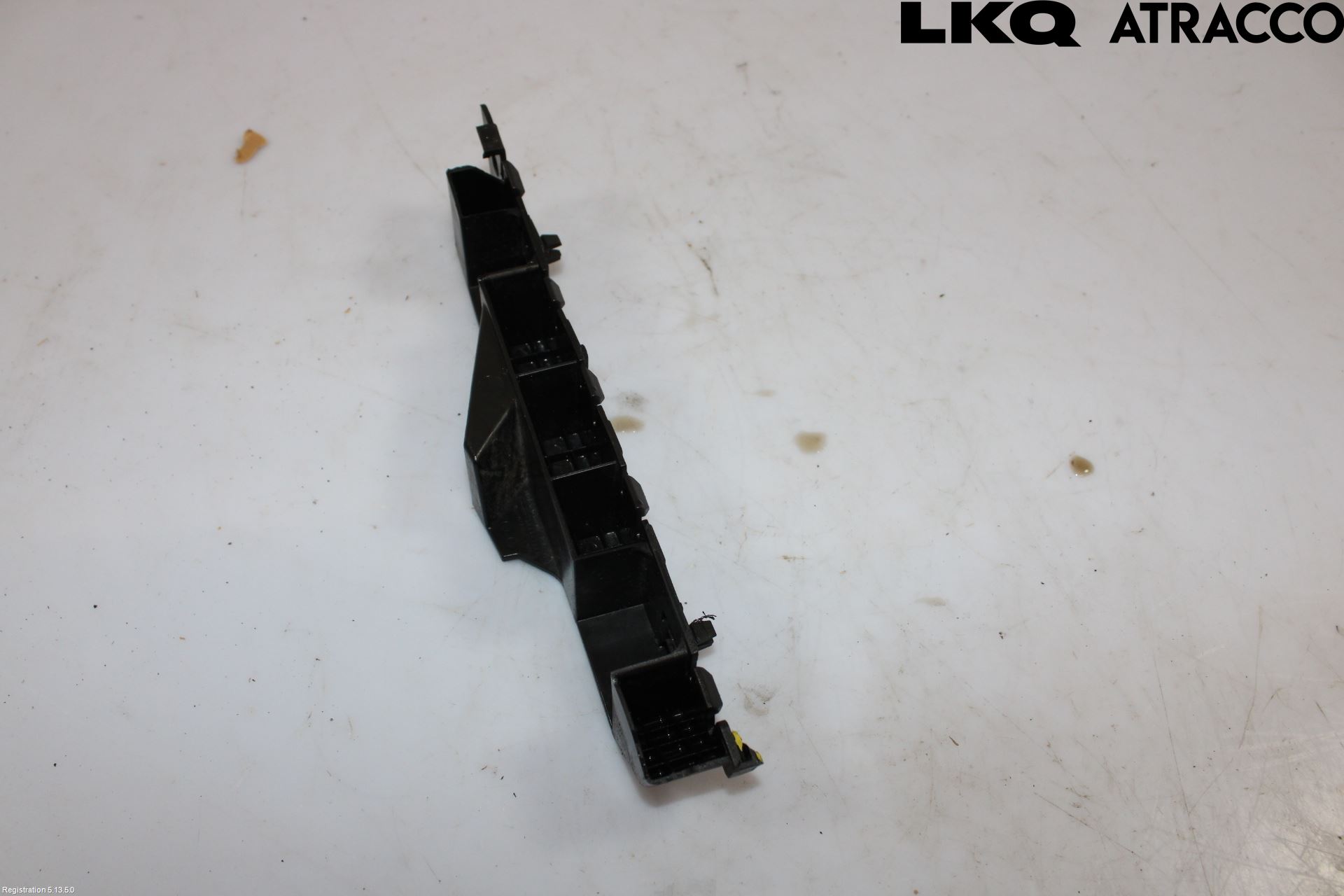 Volkswagen VW TRANSP/CARAVELLE (T6) 16-22 Stötfångarfäste Fram Hö