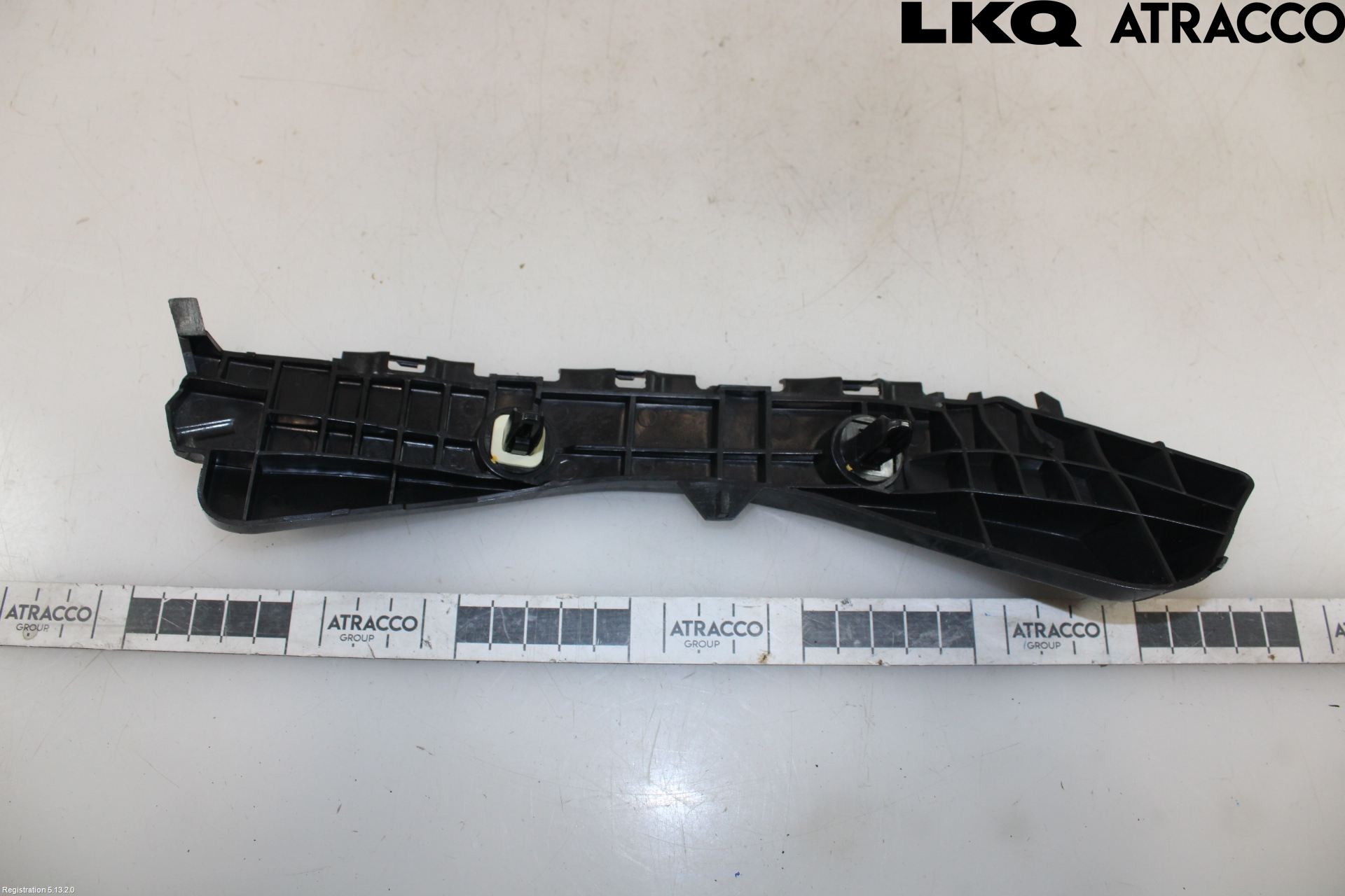 Toyota AURIS 10-12 Stötfångarfäste Bak Hö