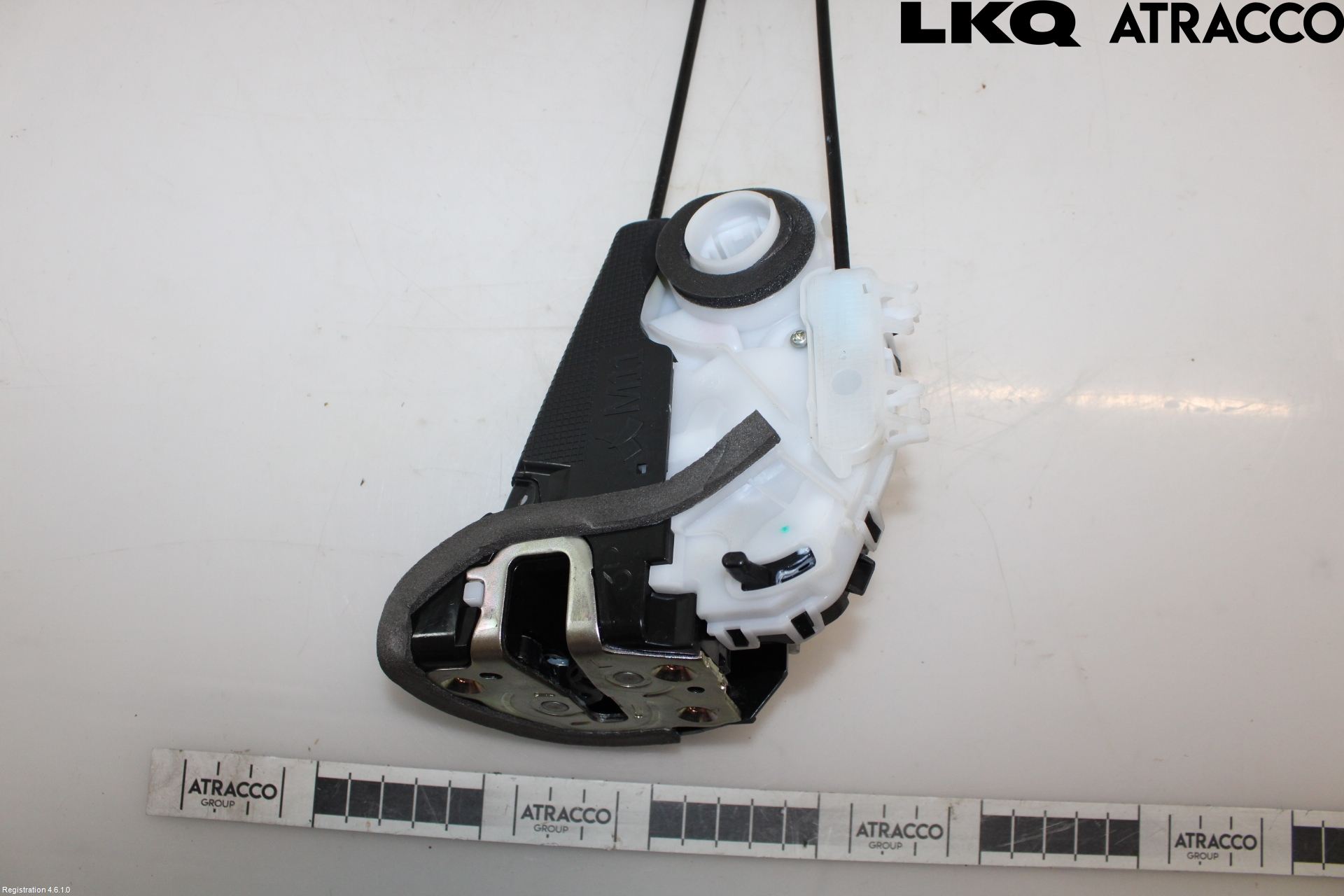 Toyota YARIS CROSS XP21 21- Låskista-Dörrlås