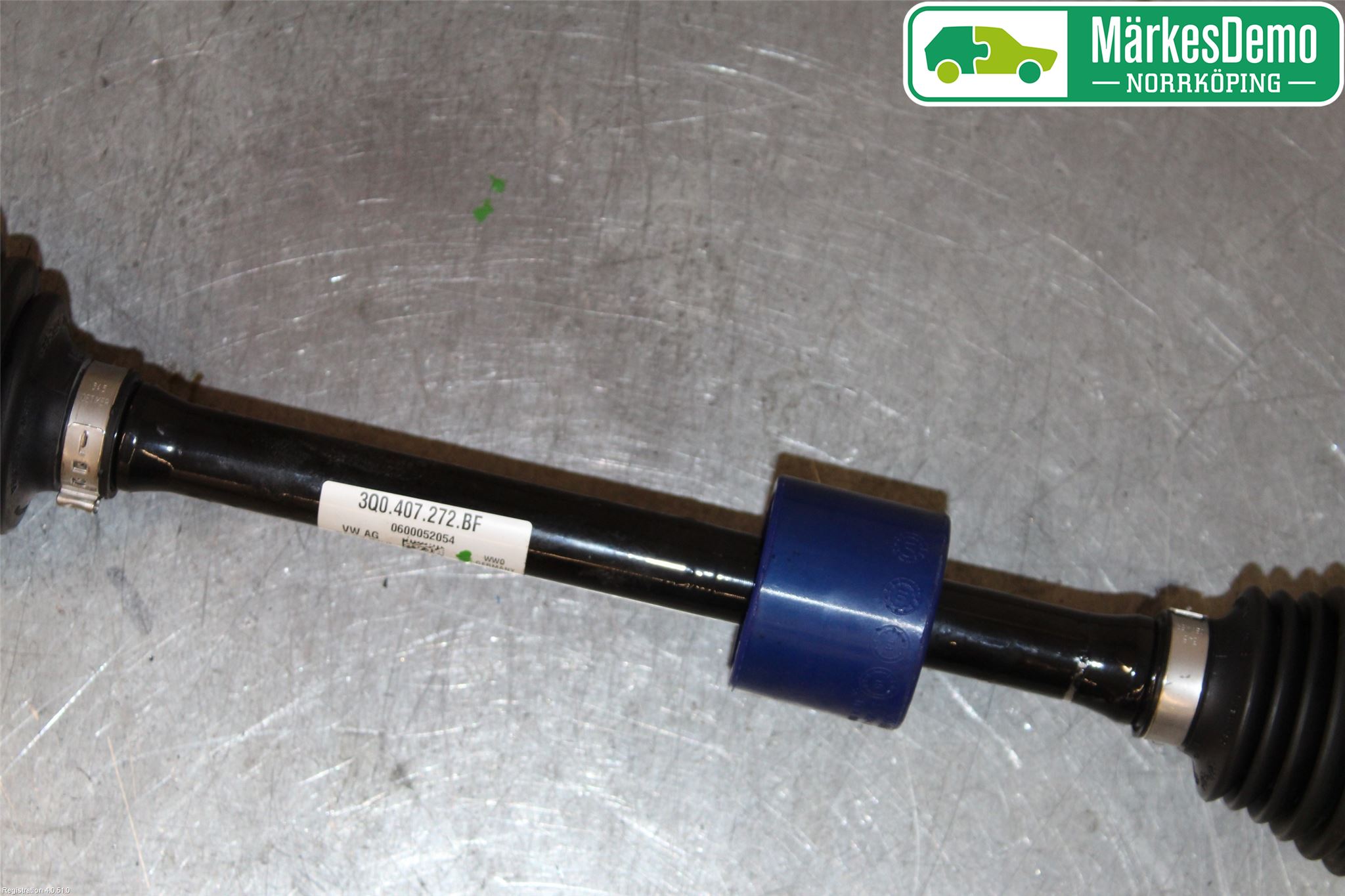 Volkswagen VW TIGUAN 16-24 Drivaxel Fram Höger