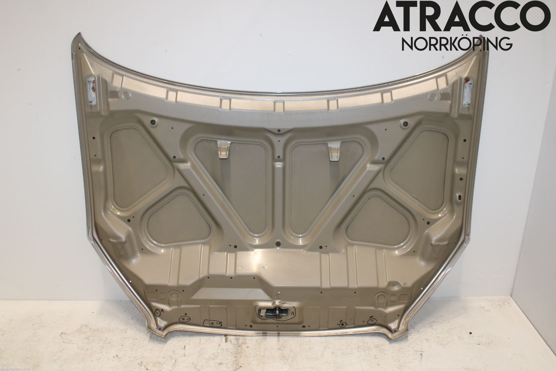 Nissan NOTE E11 06-14 Huv Fram