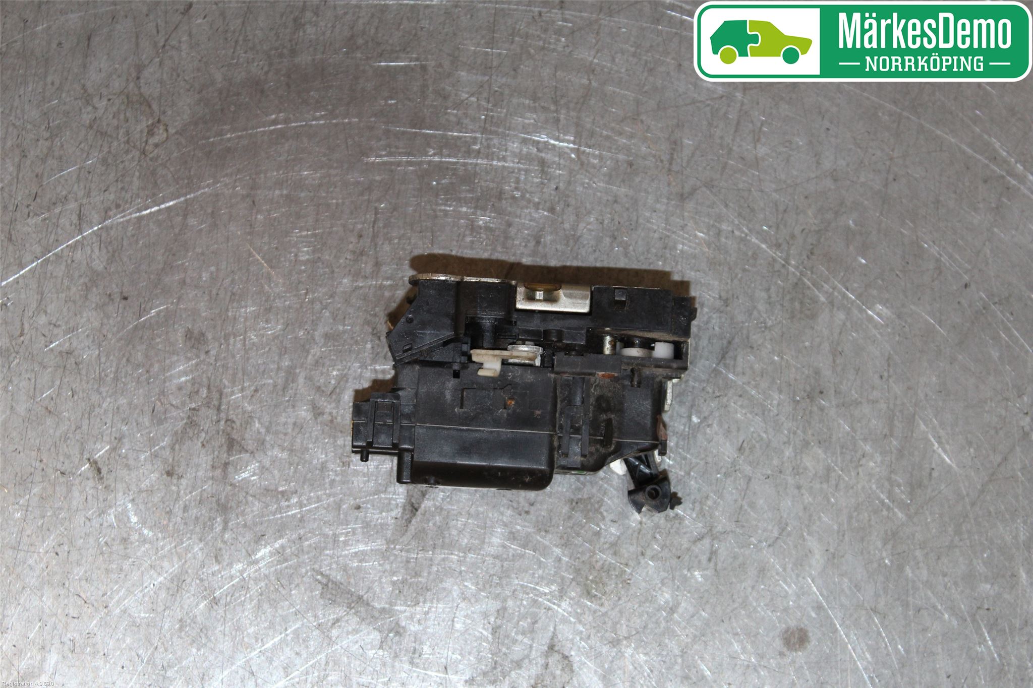 Dacia DOKKER 13- Låskista-Dörrlås