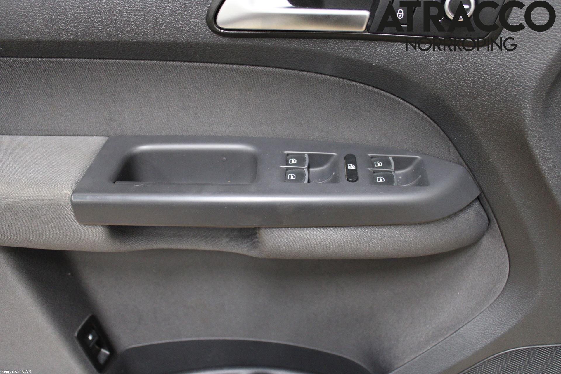 Volkswagen VW TOURAN 10-15 Dörrklädsel Vä