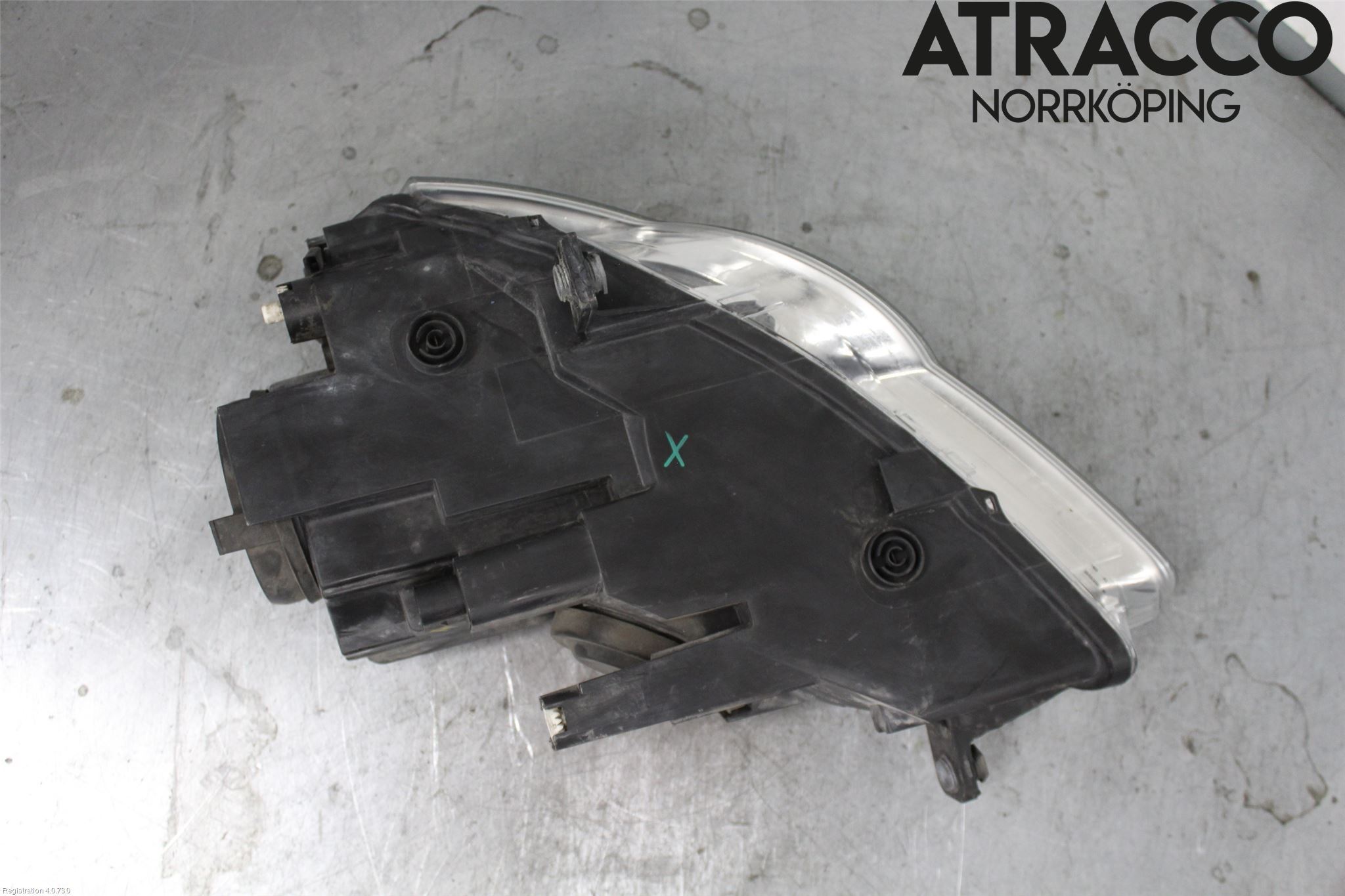 Volkswagen VW PASSAT 05-11 Strålkastare Höger