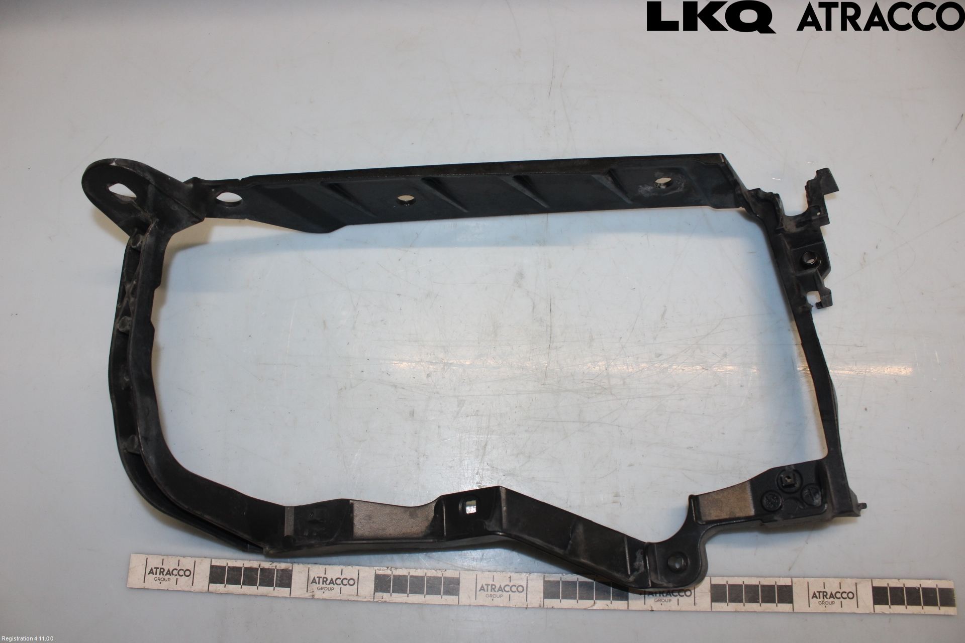 Audi A8/S8 4D 94-02 Strålkast Fästsarg