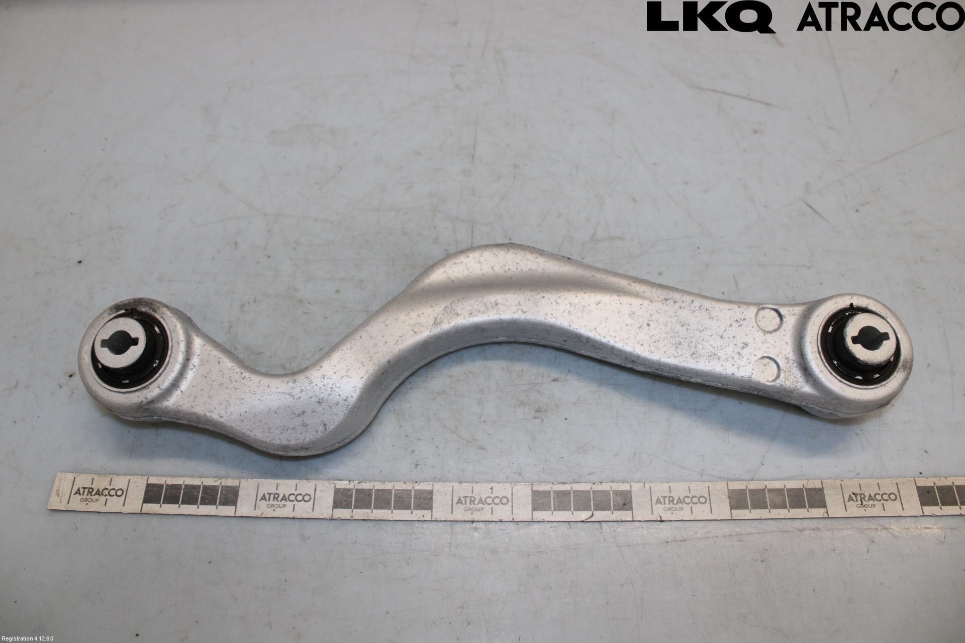 Jaguar E-PACE 17- Bärarm Bak Övre Höger