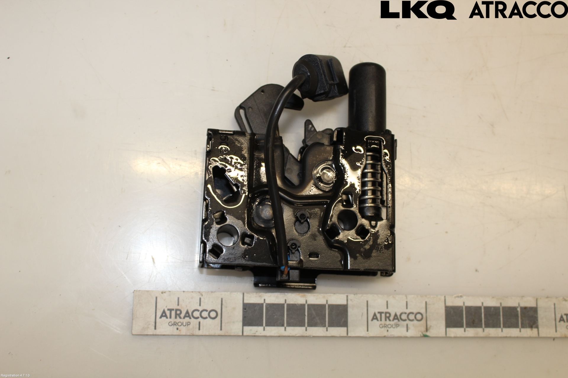 Audi A4/S4 B9 20- Huvlås