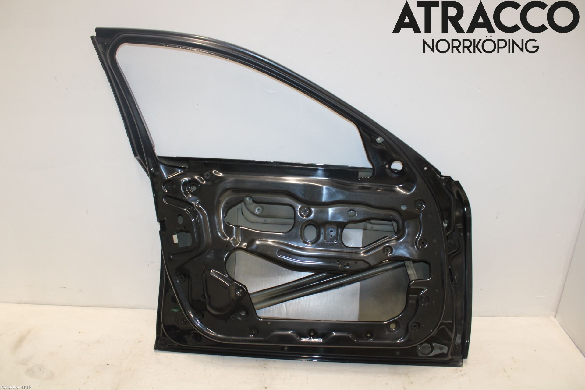 BMW 5 F10/F11/F18 09-17 Dörr Fram Vänster