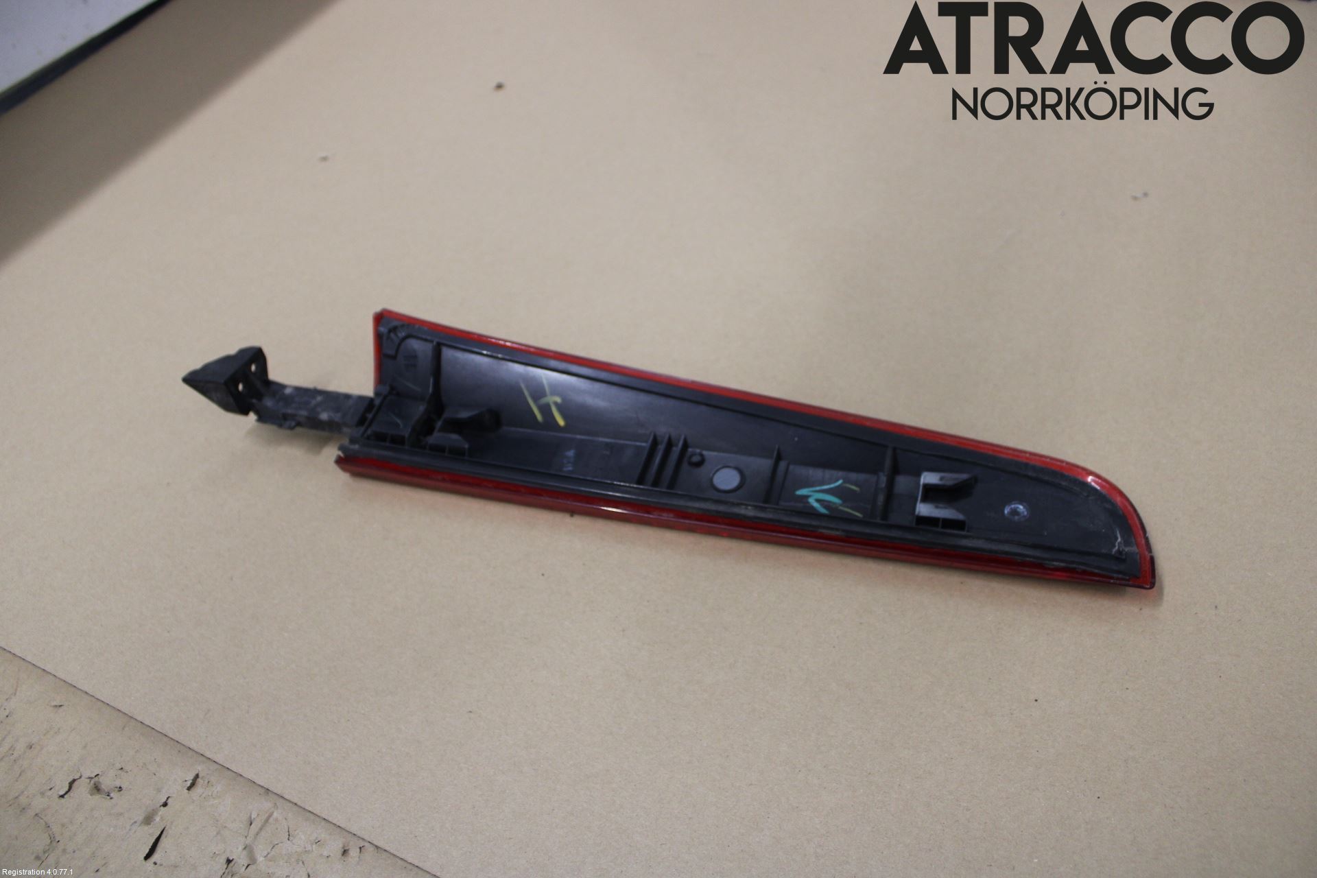 Nissan NOTE E11 06-14 Bakljus Höger