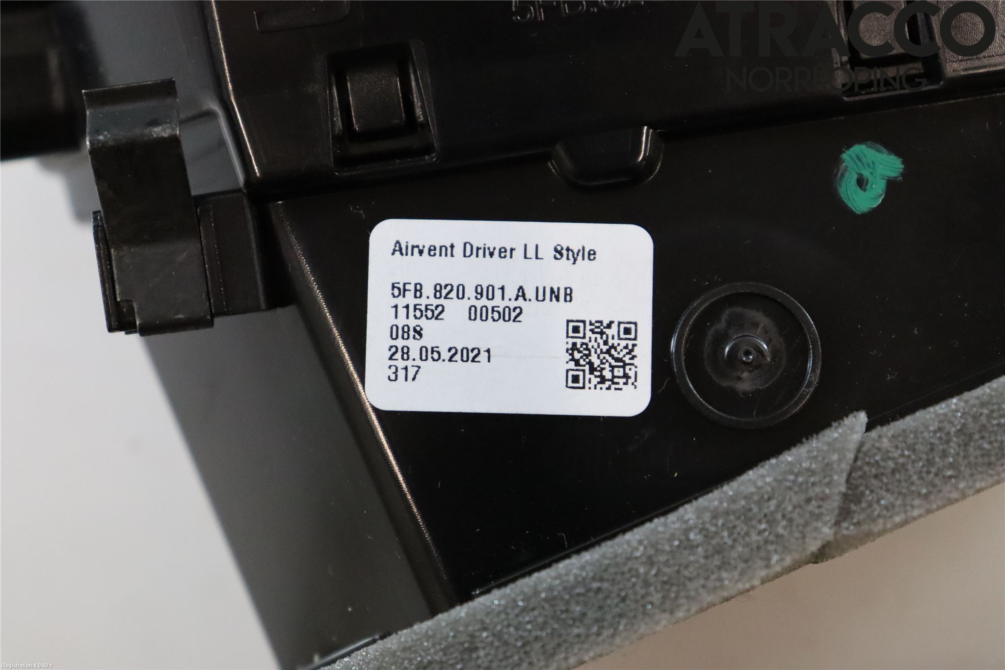 Seat LEON 20- Defrosterkanal-Munstycke