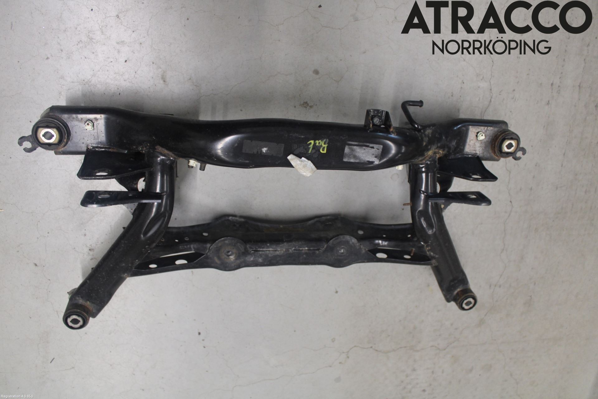 Skoda KODIAQ 17-24 Bakaxelbalk