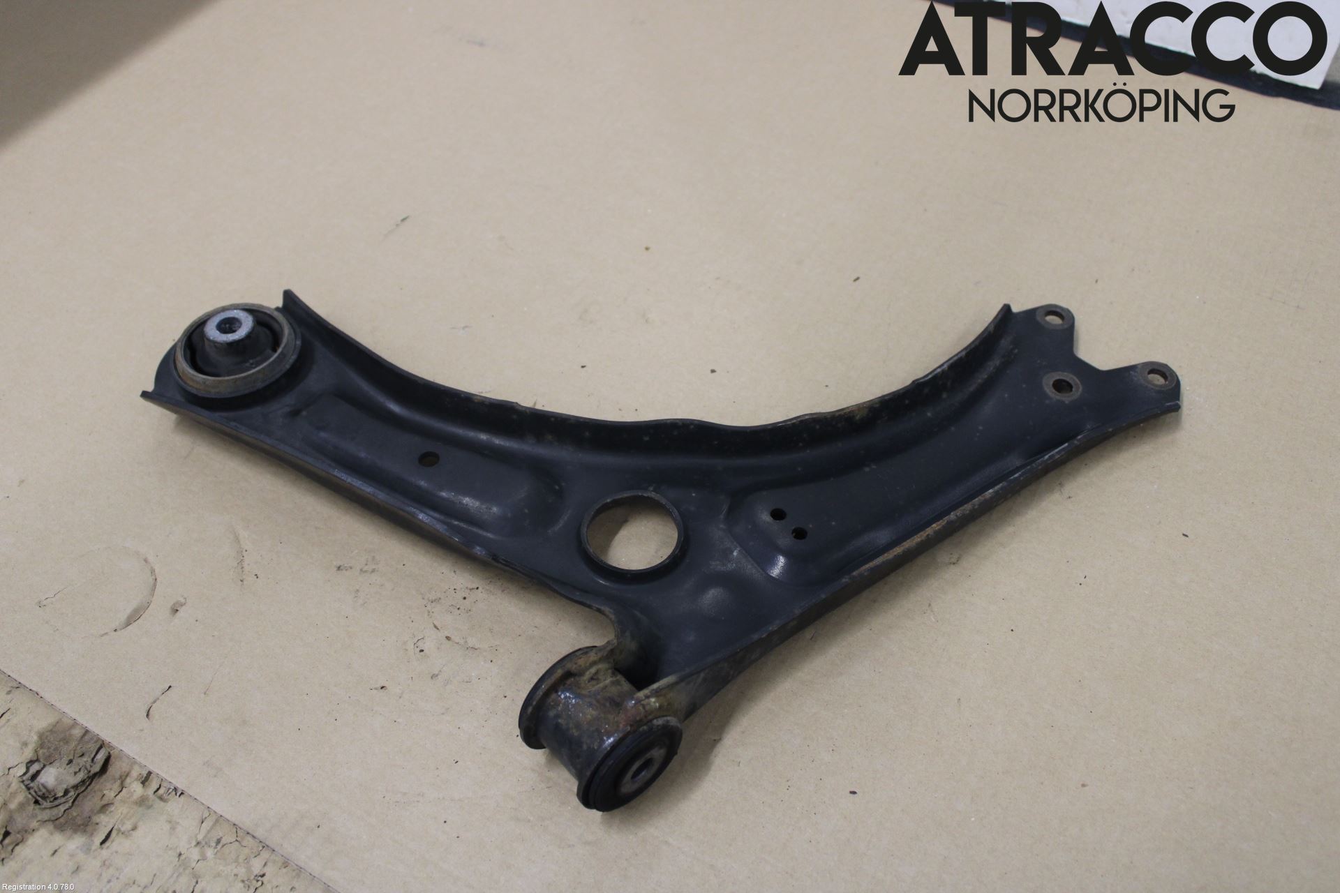 Skoda SUPERB 09-15 Bärarm Fram Undre Hö