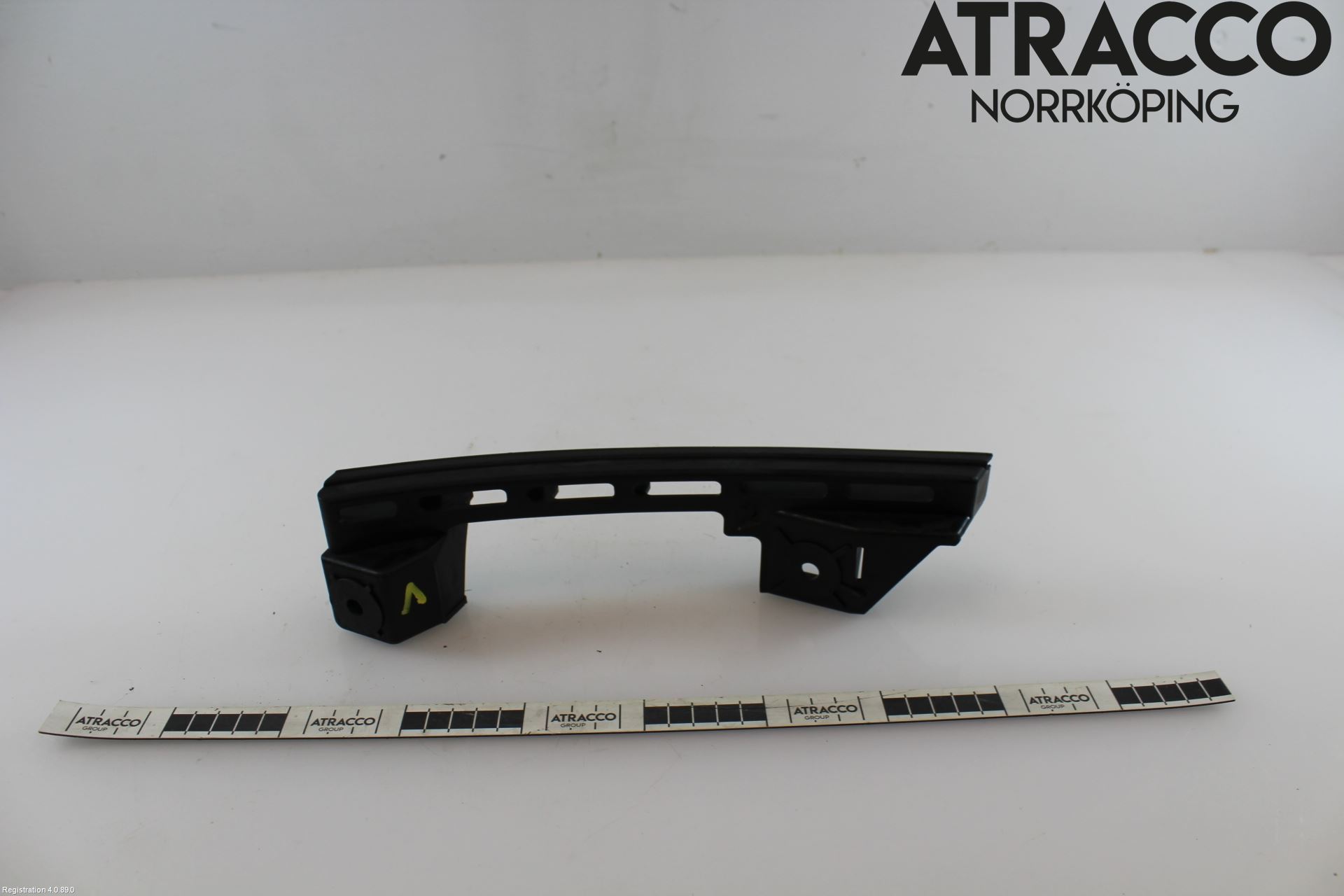 Volkswagen VW CADDY      04-10 Stötfångarfäste Fram Vä