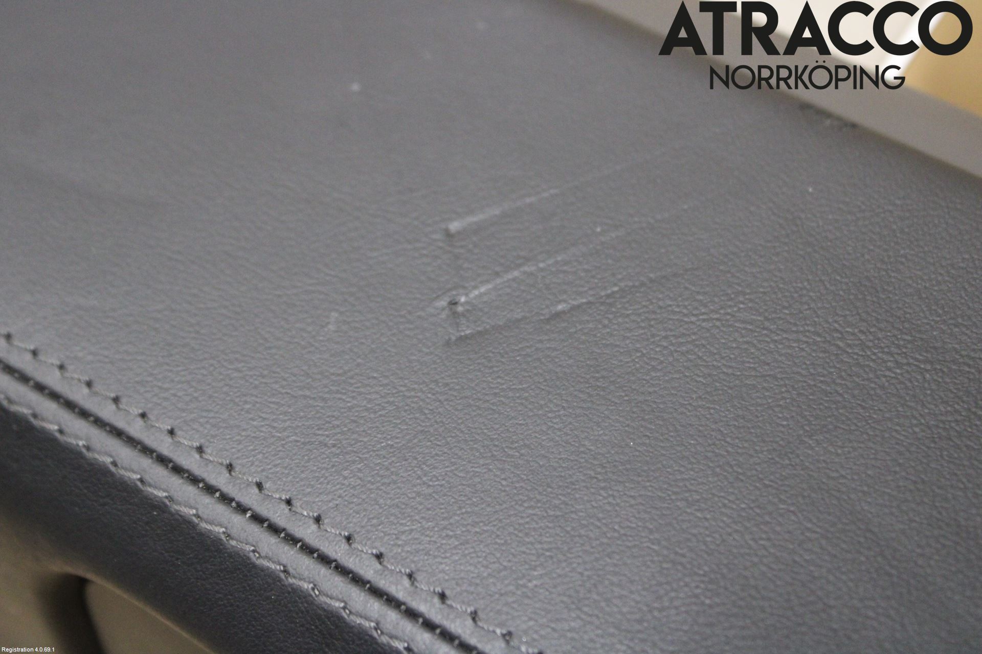 Audi A8/S8 4E  02-09 Instrumentkonsoll Mitt