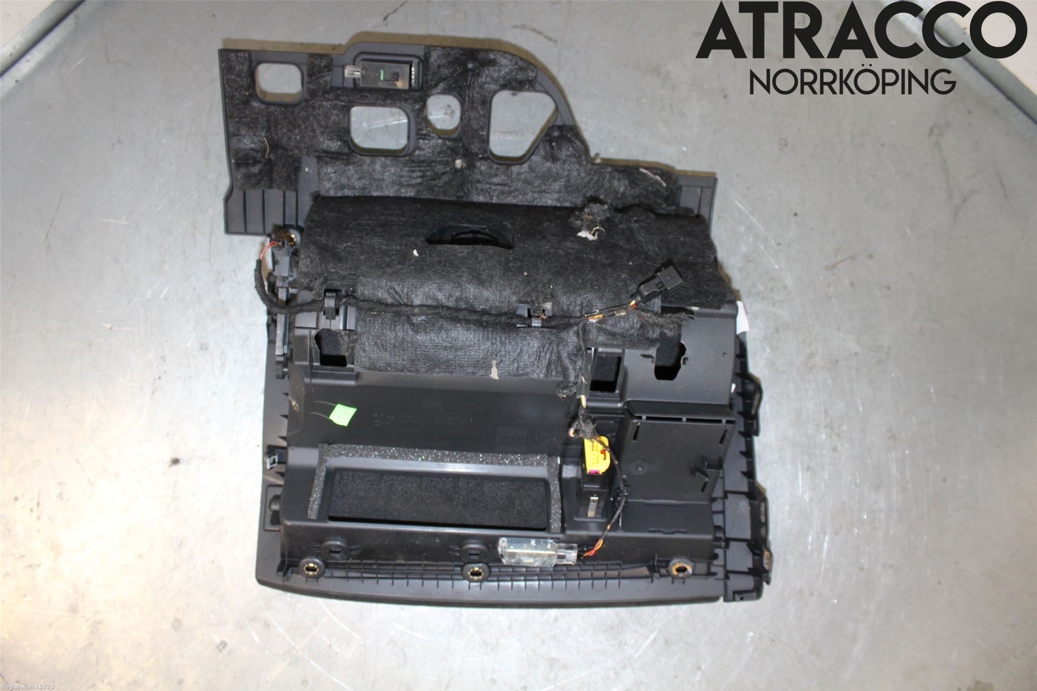 Audi A4/S4 B9 16-19 Handskfack