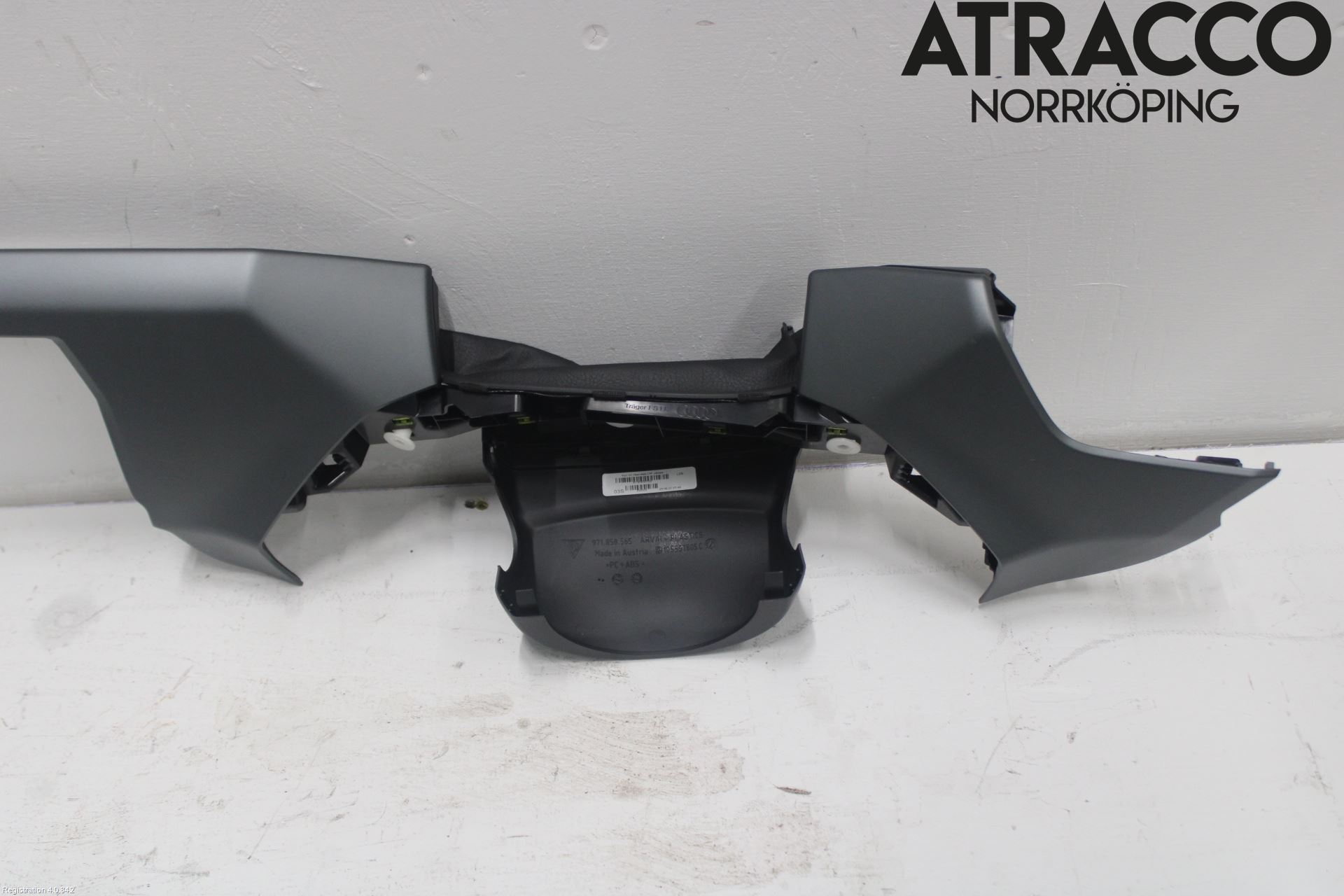 Audi E-TRON GT FW 21- Instrumentbräda Förvaringsfack