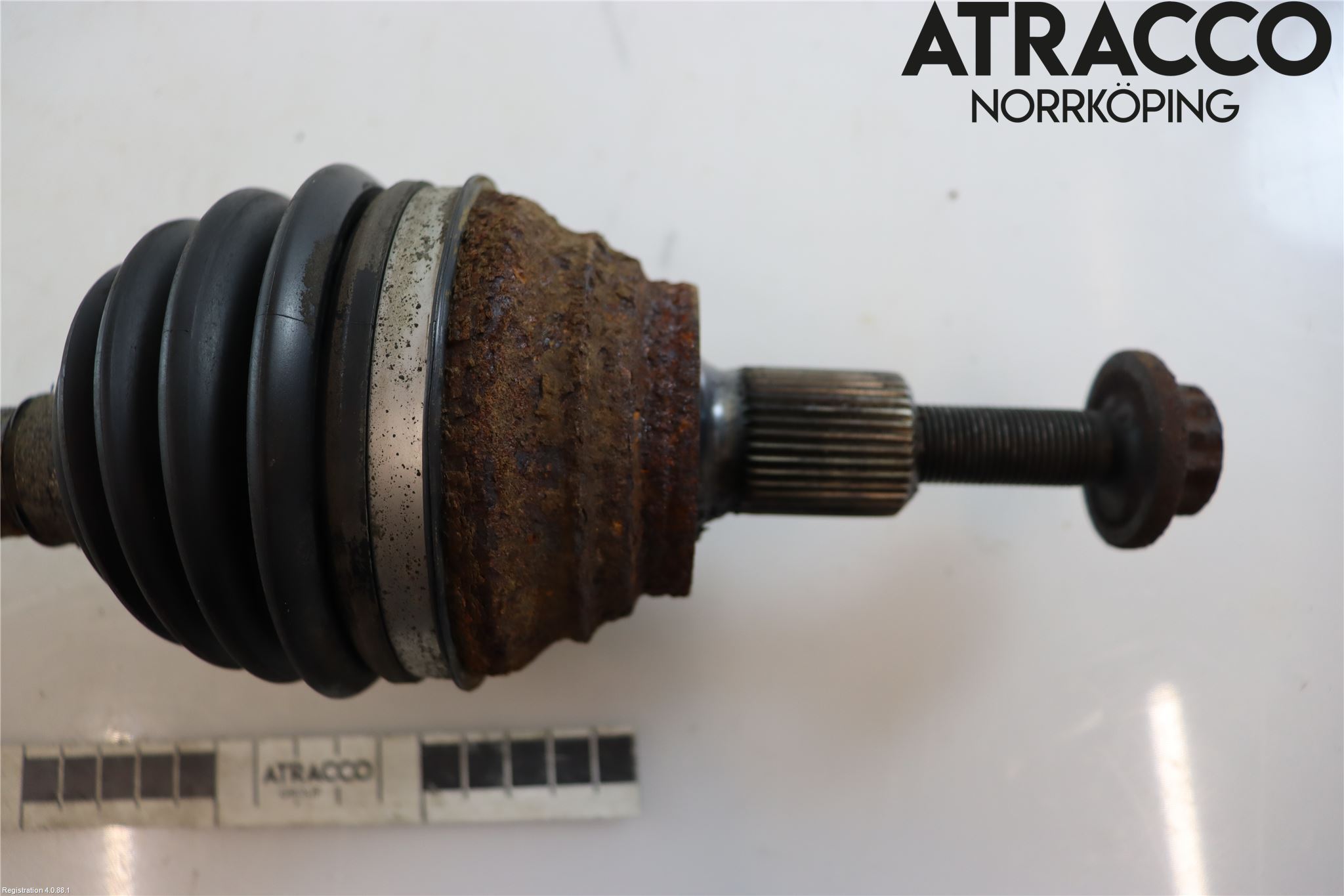 Volkswagen VW GOLF V 04-09 Drivaxel Fram Vänster