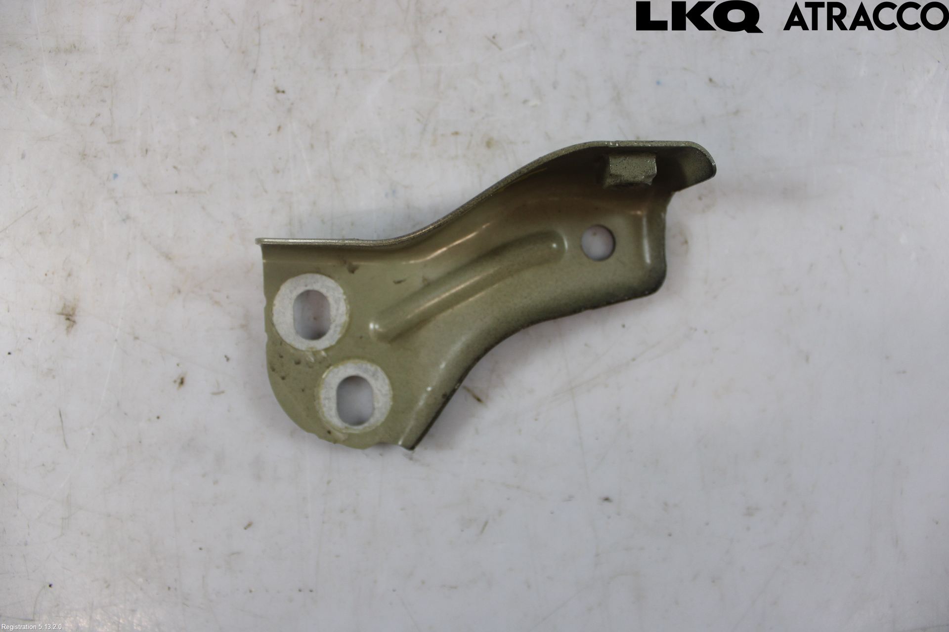 Volkswagen VW ID.7/TOURER 24- Skärmfäste Fram Hö