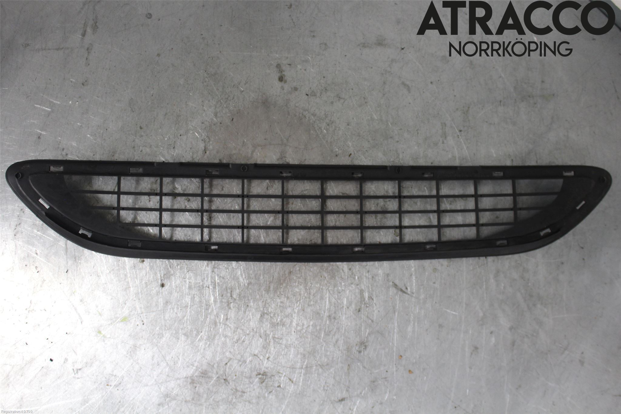 Mercedes-Benz MB C (203) 00-07 Grilldel Mitt
