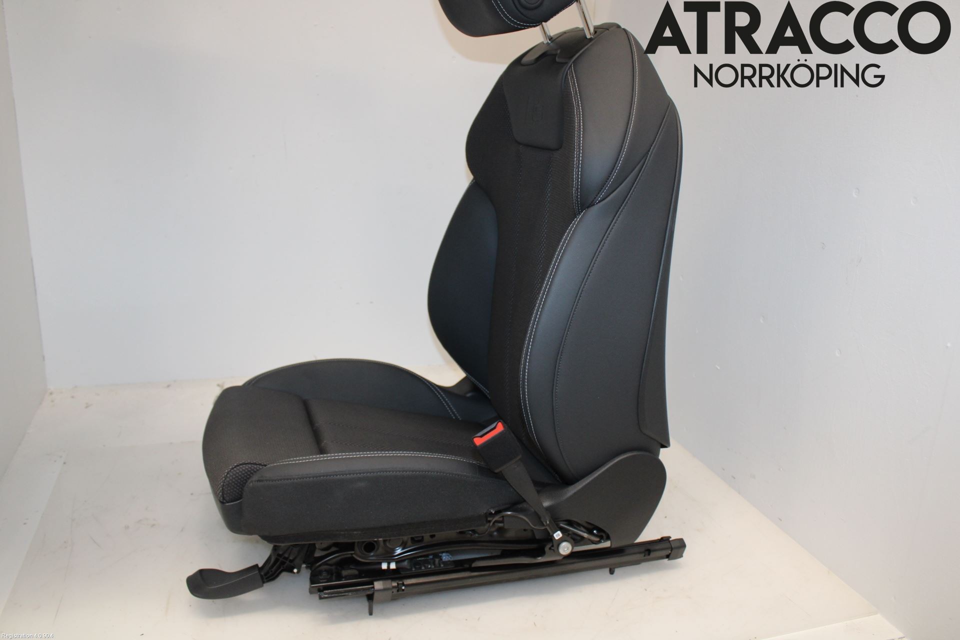 Audi A4/S4 B9 20- Inredning Stol Fram Hö