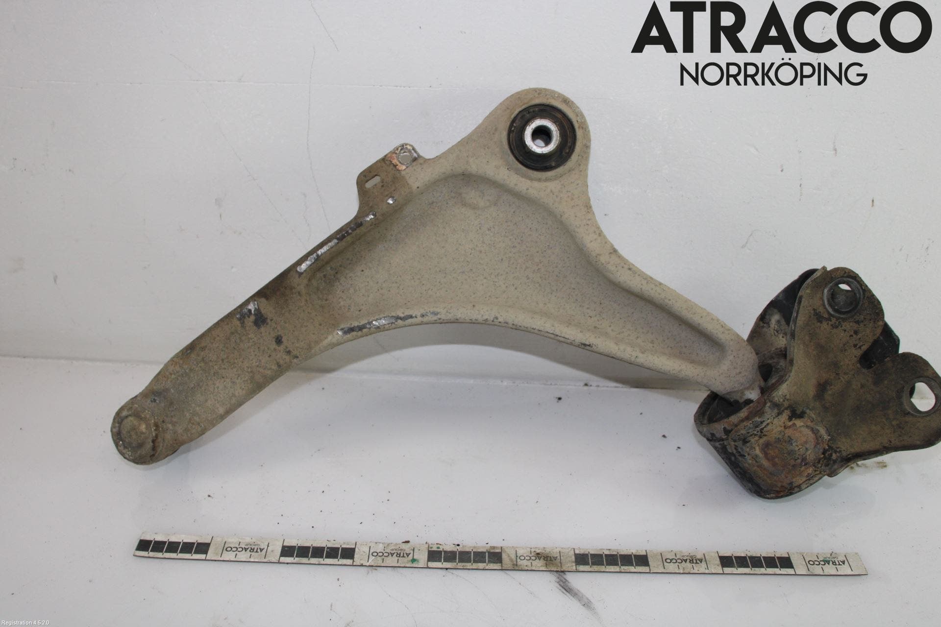 Volvo V70 14-16 Bärarm Fram Undre Hö