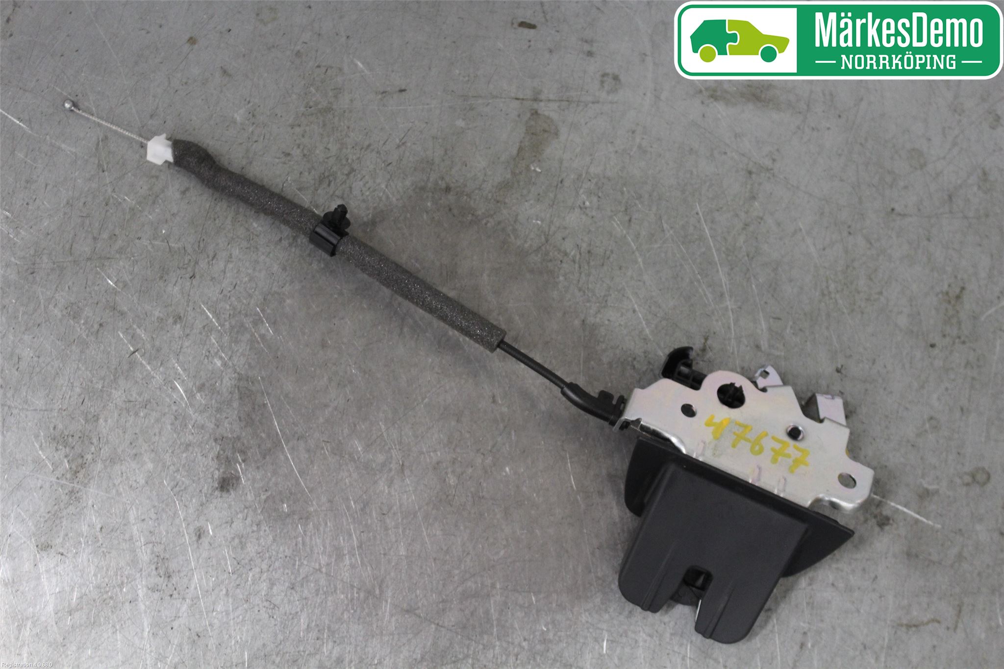 Audi A4/S4 B9 20- Låskista Baklucka