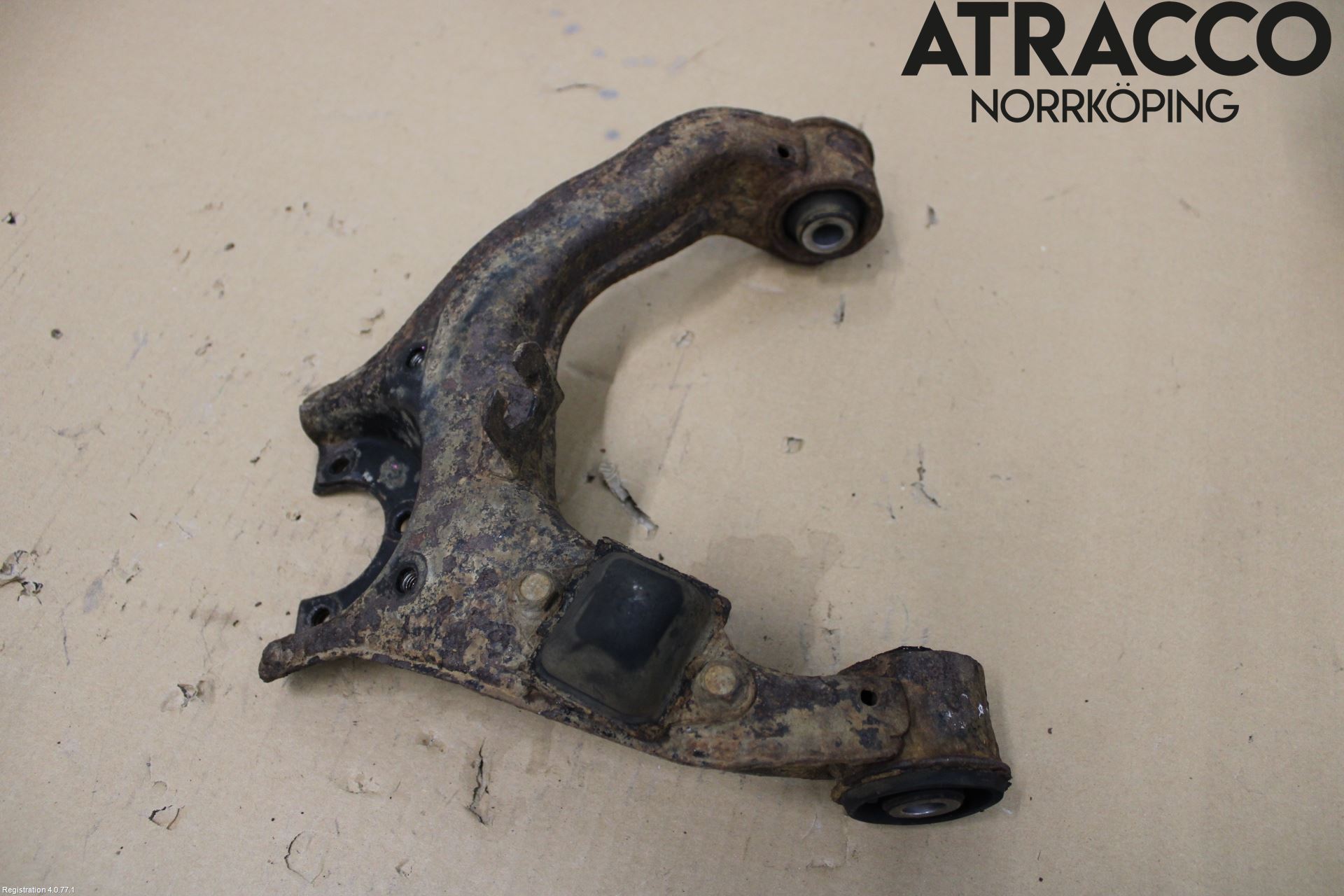 Mitsubishi L200 06-15 Bärarm Fram Undre Hö