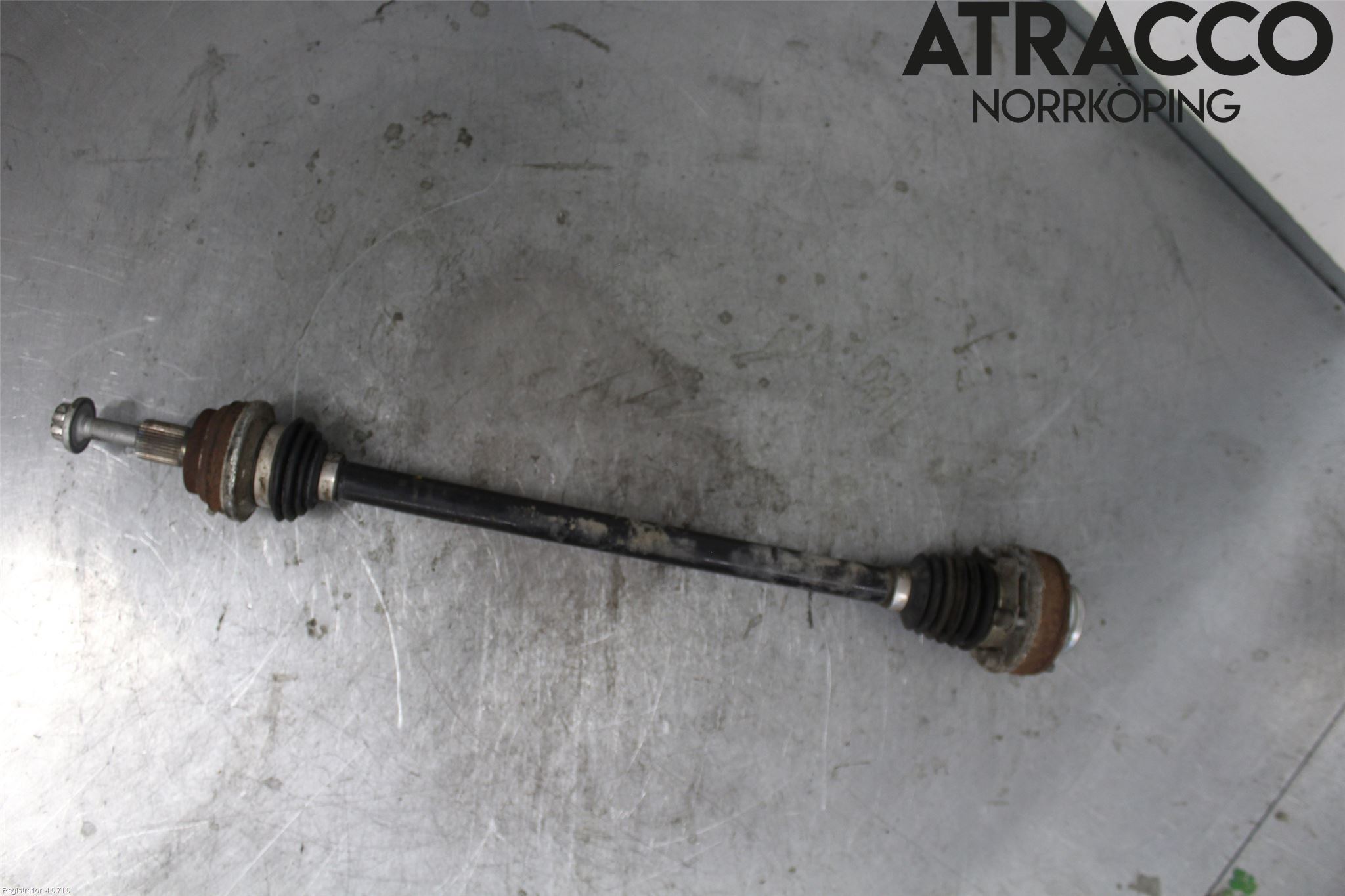 Volkswagen VW ARTEON 17- Drivaxel Bak Höger