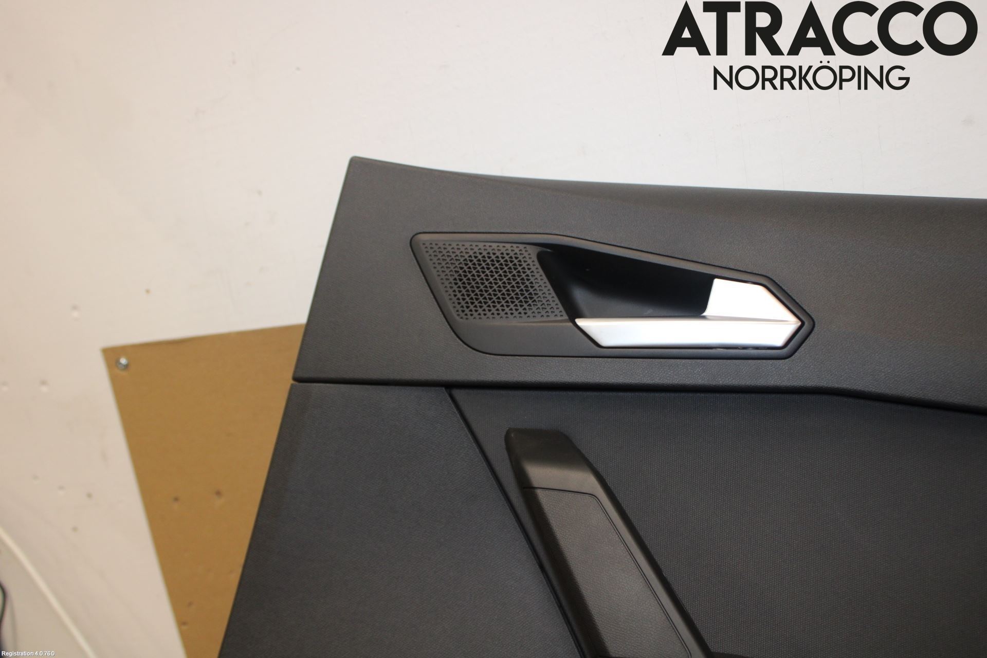 Seat LEON 20- Dörrklädsel Hö