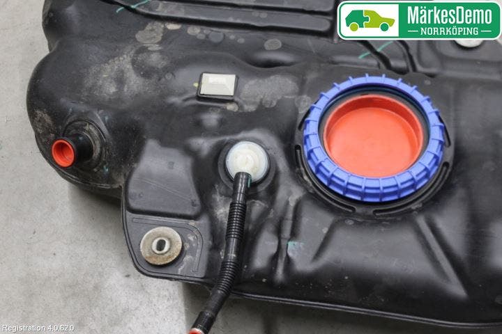 Toyota AURIS 13-19 Bränsletank Insprutning