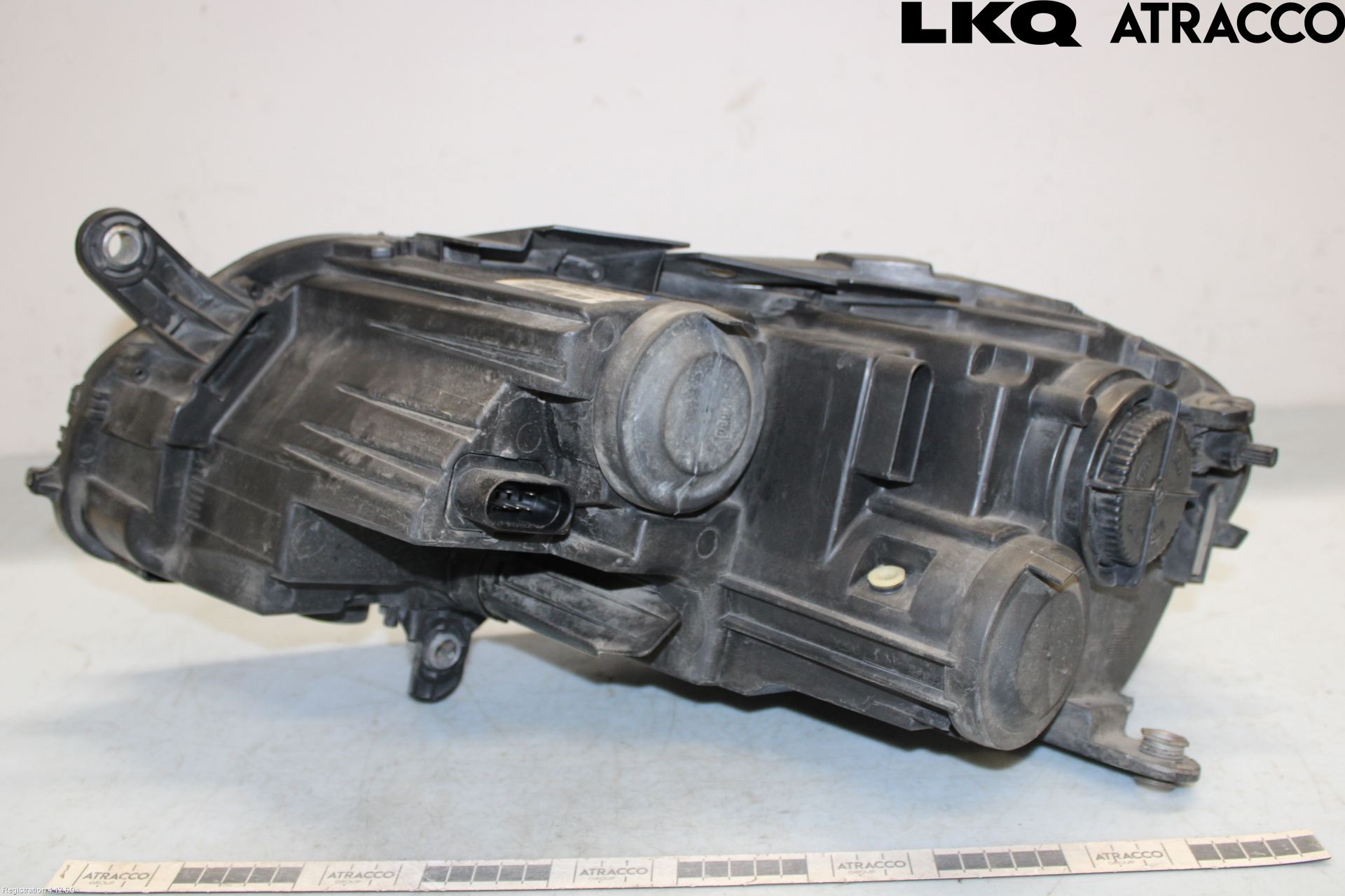 Volkswagen VW PASSAT 11-14 Strålkastare Höger