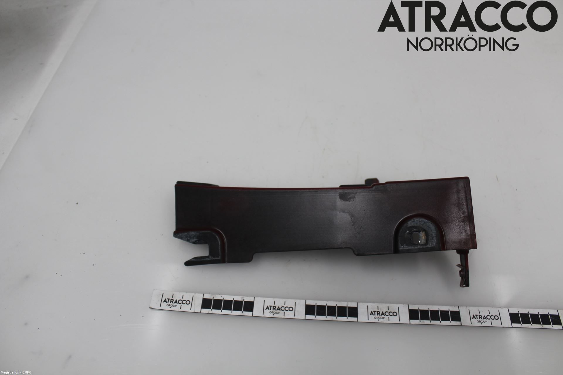 Jaguar F-TYPE Skärmfäste Fram Vä