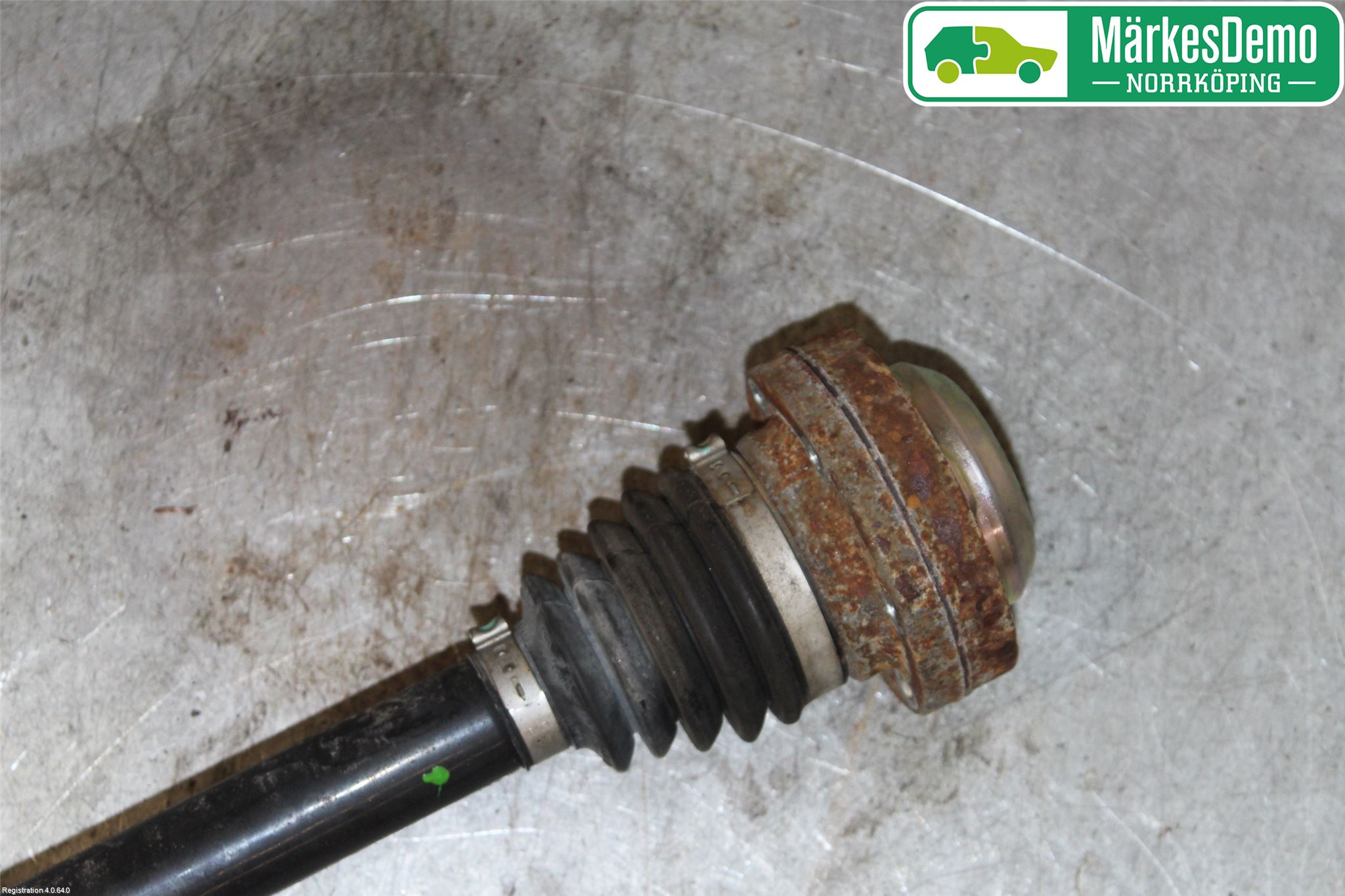 Audi A4 12-15 Drivaxel Bak Höger