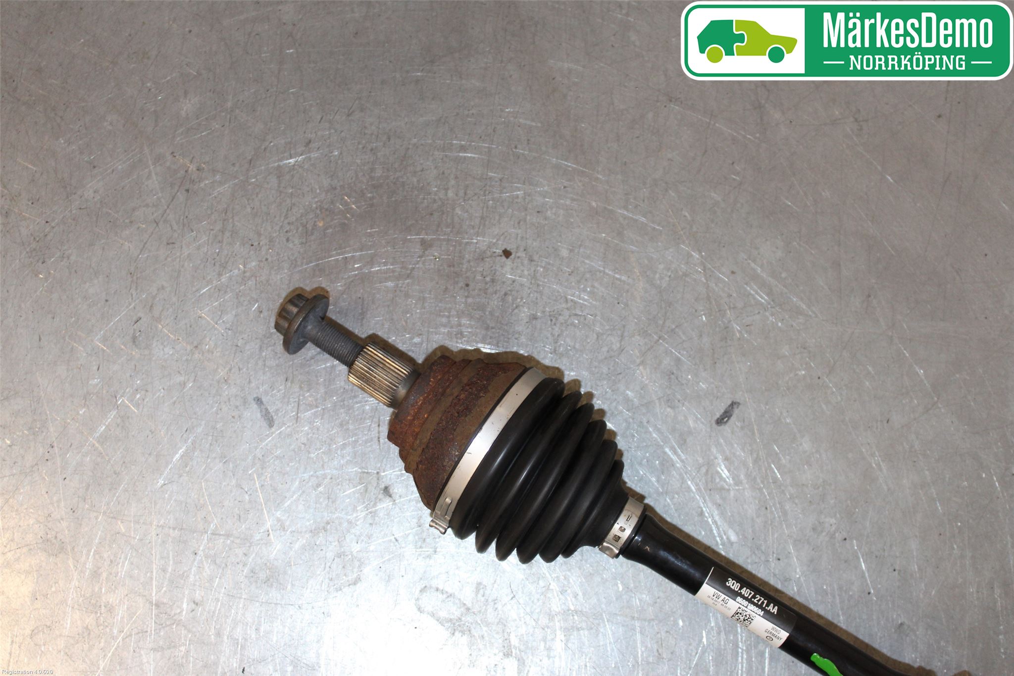 Volkswagen VW TOURAN 16- Drivaxel Fram Vänster