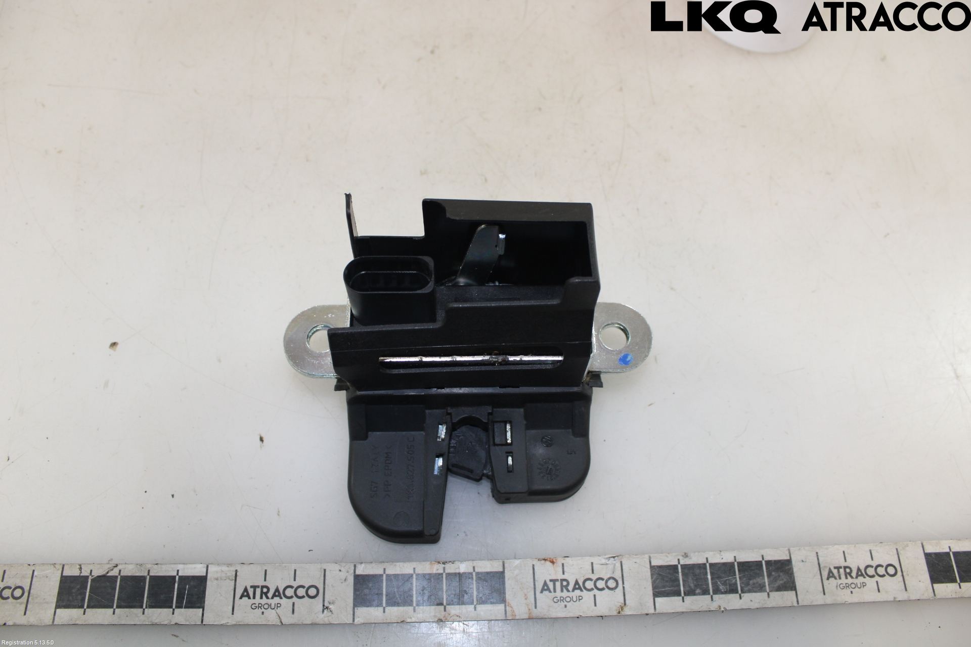 Volkswagen VW GOLF V 04-09 Låskista Baklucka