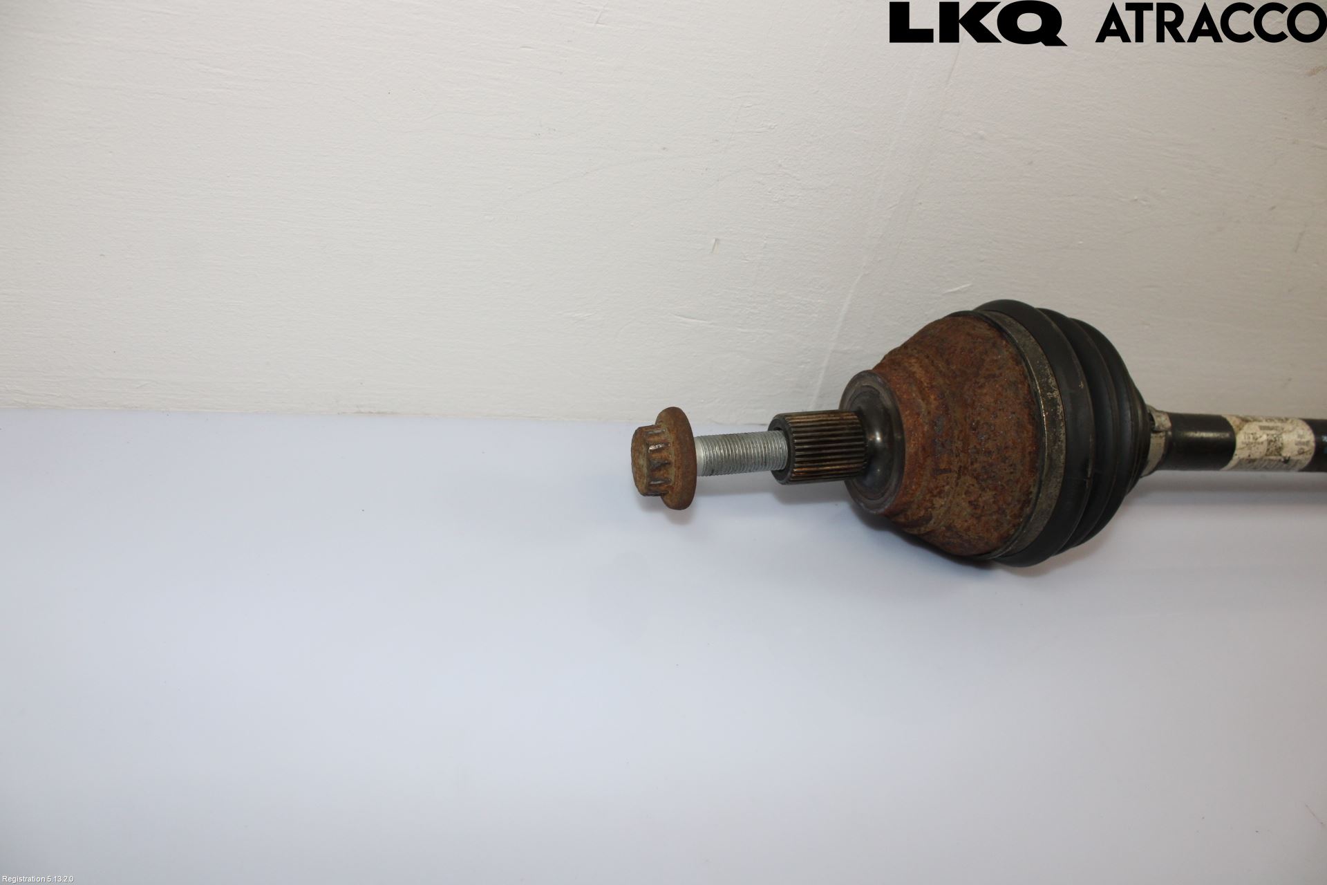 Volkswagen VW CADDY 16-20 Drivaxel Fram Höger