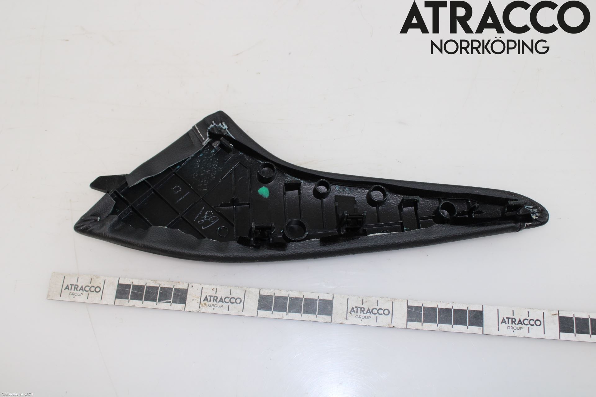 MG ZS EV 20- Instrumentkonsoll Mitt