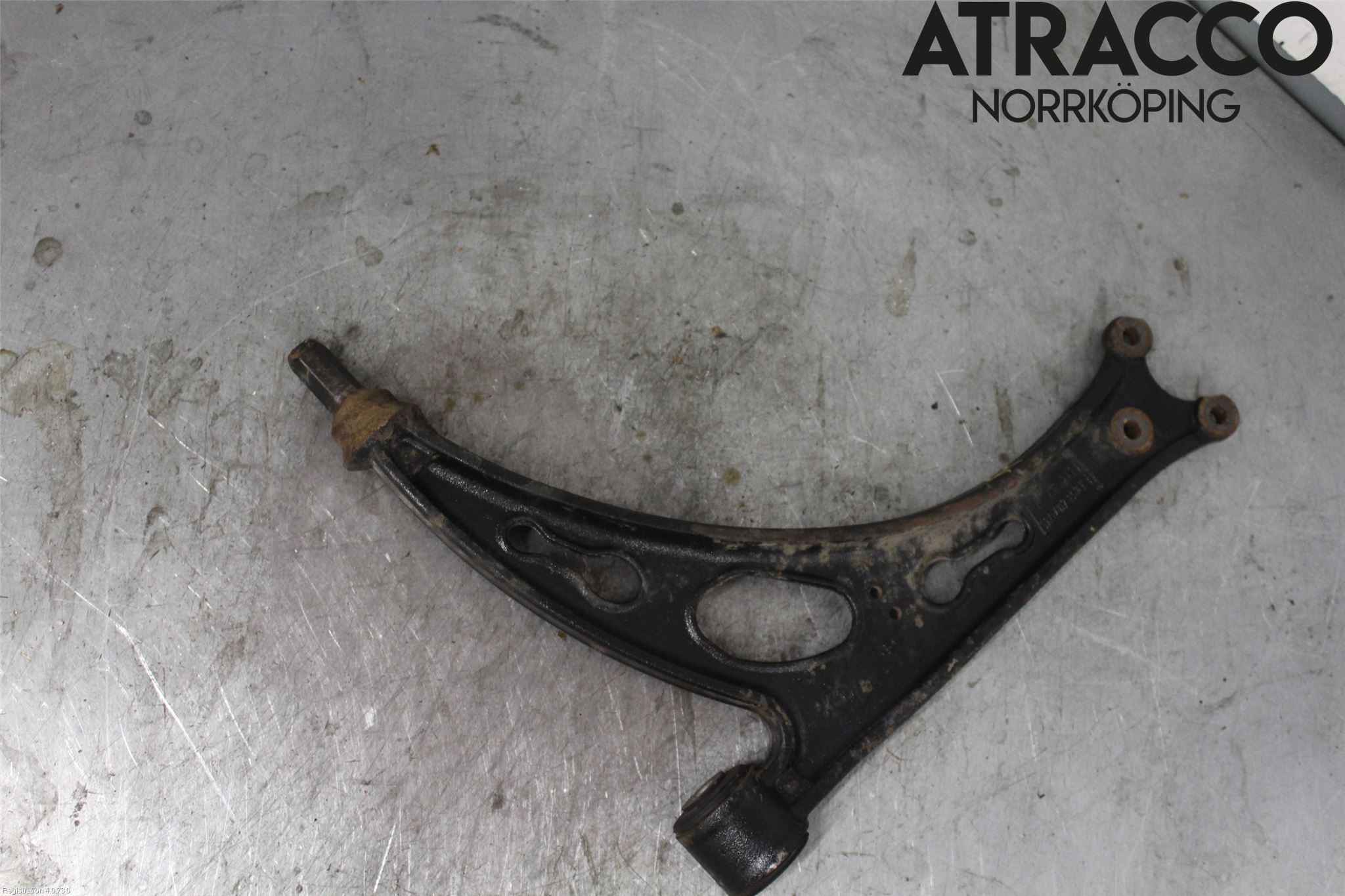 Skoda OCTAVIA (1Z) 05-13 Bärarm Fram Undre Hö