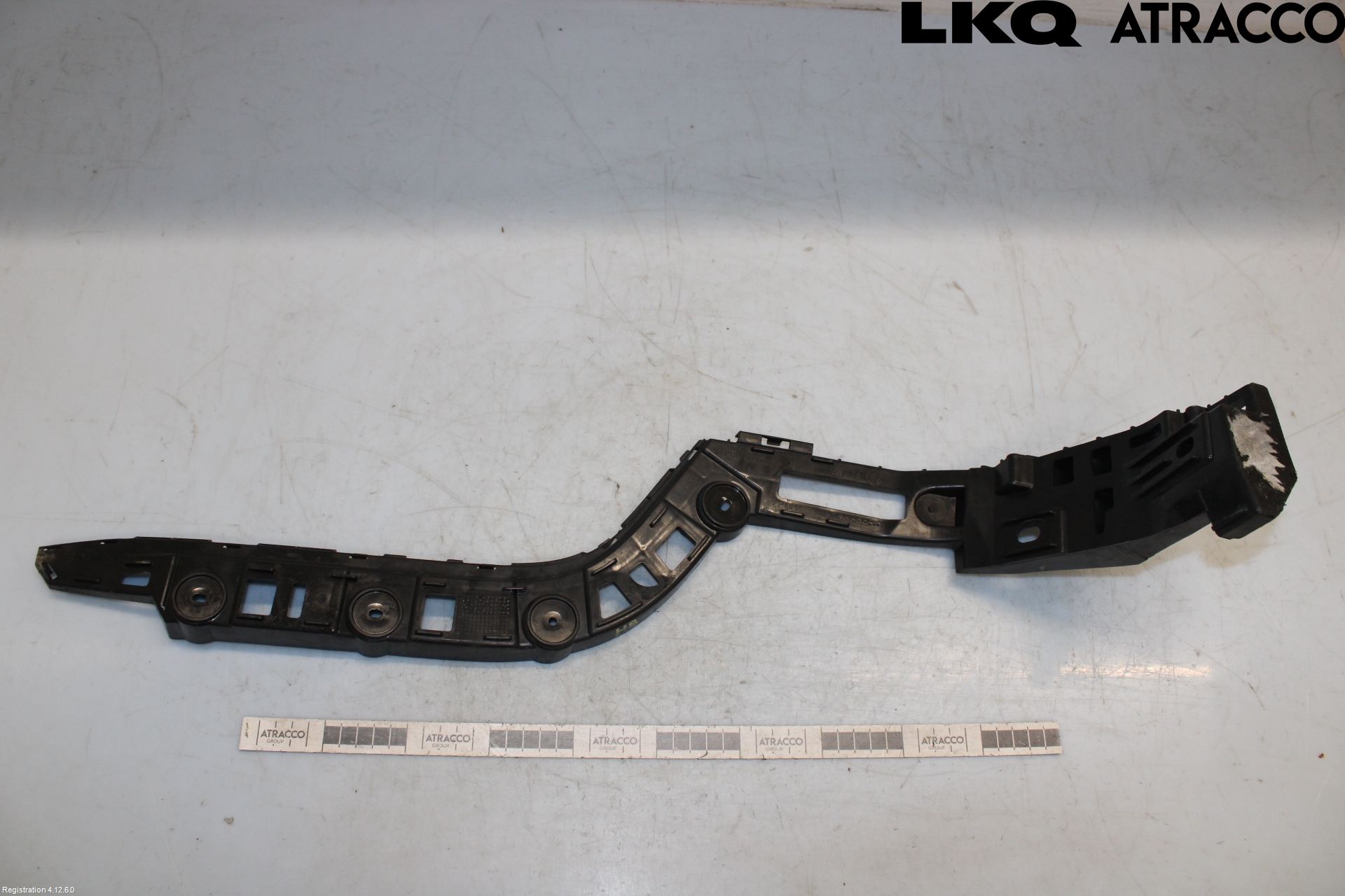 Volkswagen VW PASSAT 11-14 Stötfångarfäste Bak Hö