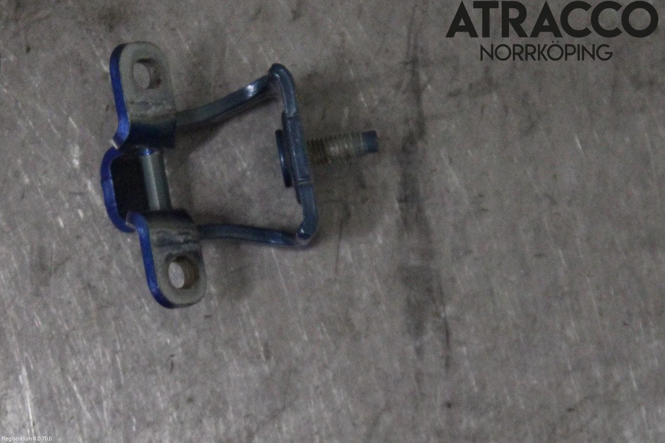 Skoda FABIA 15-21 Bakluckegångjärn Hö