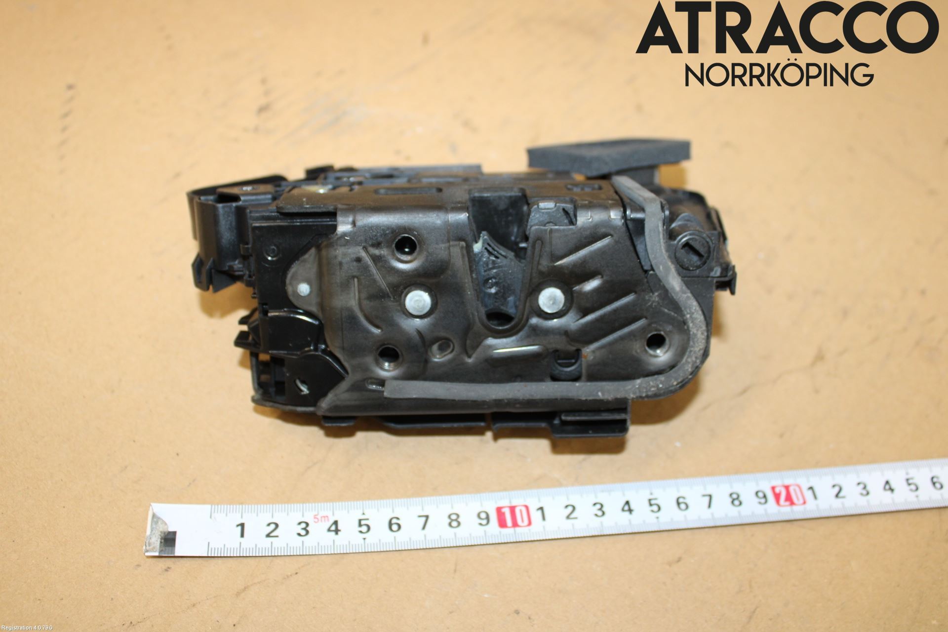 Volkswagen VW POLO VI 18->> Låskista-Dörrlås