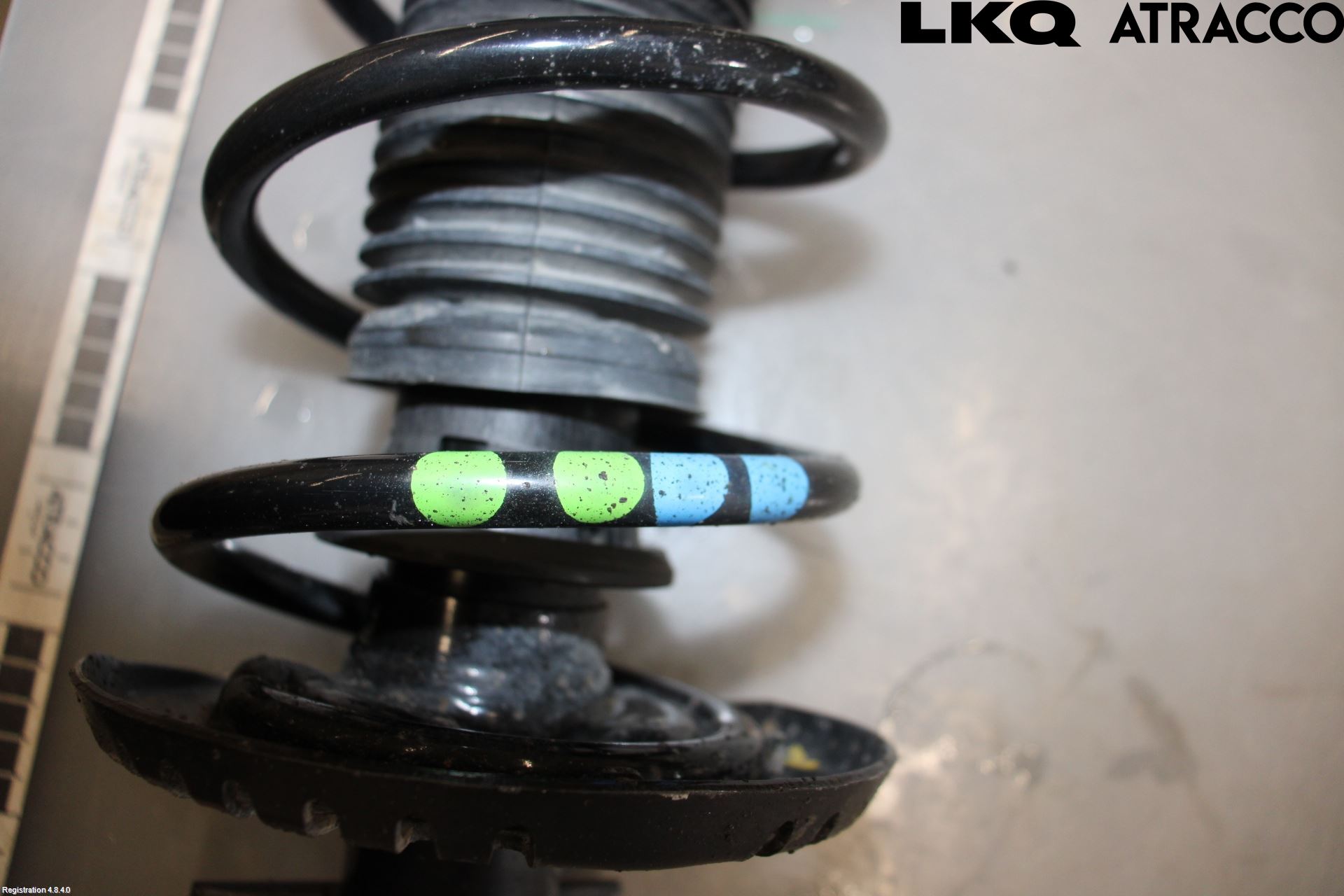 Volkswagen VW UP! / E-UP! Fjäderben Fram Vänster