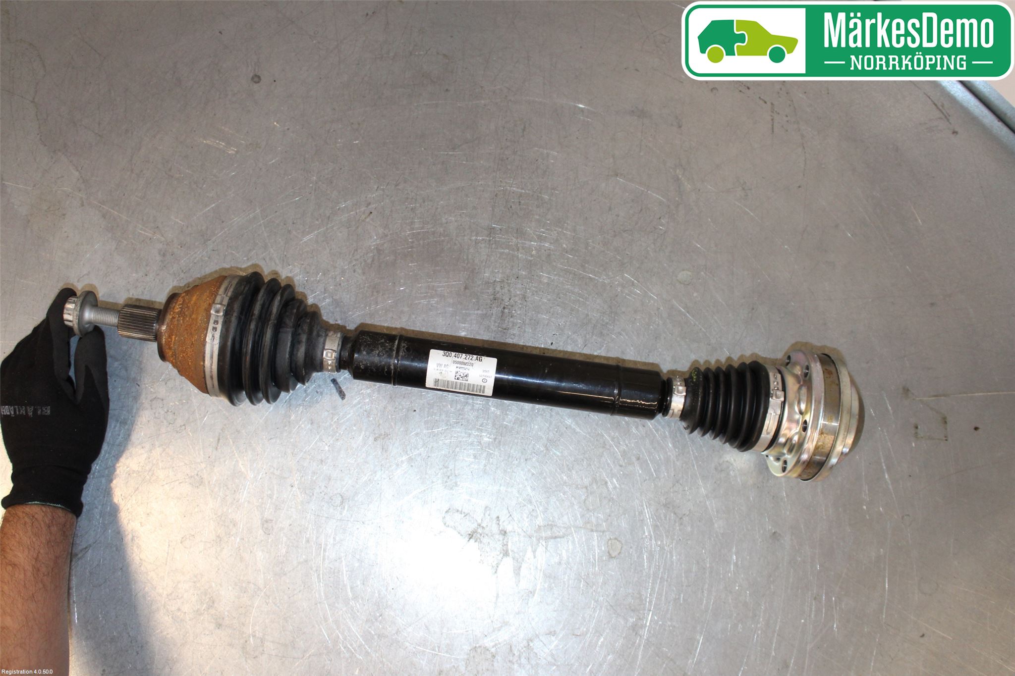 Seat TARRACO 19- Drivaxel Fram Höger