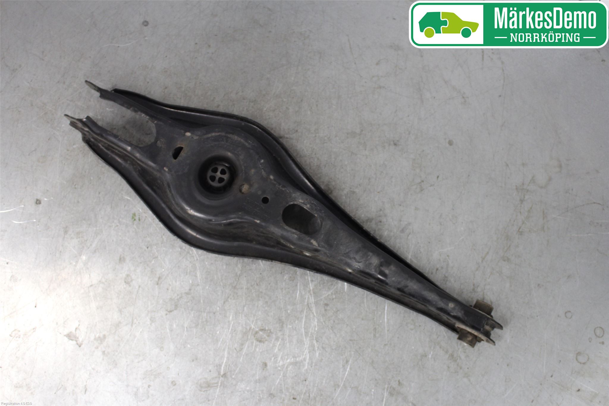 Skoda SUPERB 16-24 Bärarm Bak Vänster