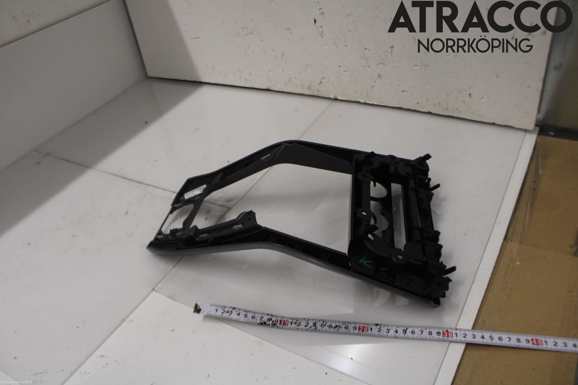 Volkswagen VW T-ROC 18- Instrument-Radio Sarg